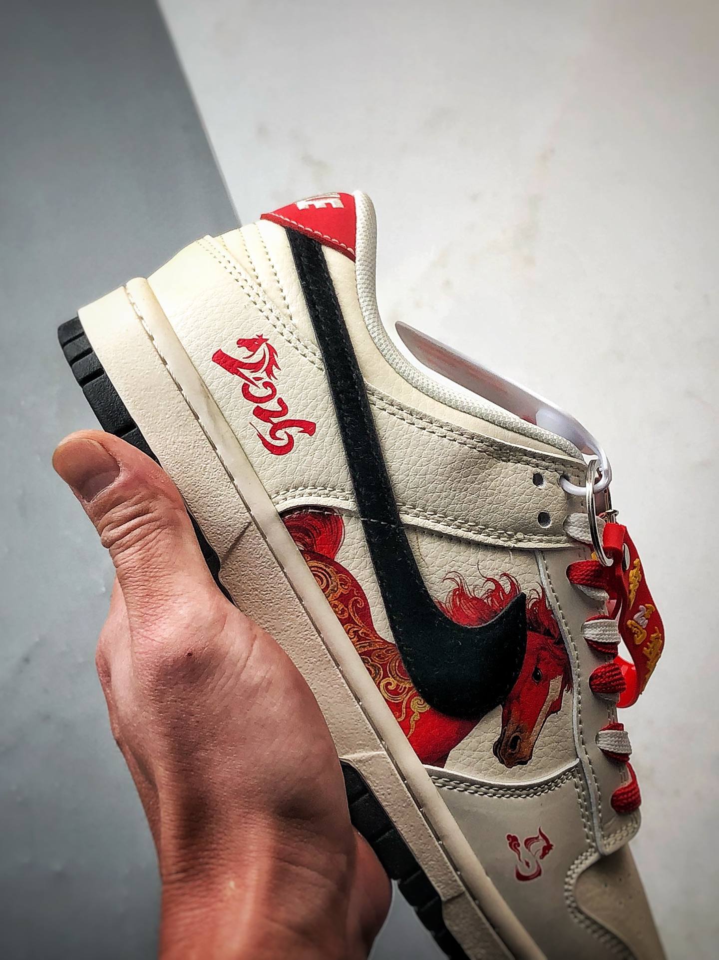 290 NK Dunk Low Retro ”DIY高端定制” 马年米白黑红 低帮休闲运动板鞋 FC1688-257-Chinese UA Cheap High Quatity Brand Clothes Bags handbags Sneakers wholesale wholesaler seller from China Factory suppliers Fashion Clothing Shoes best Quality Beautiful Price 290 NK Dunk Low Retro ”DIY高端定制” 马年米白黑红 低帮休闲运动板鞋 FC1688-257