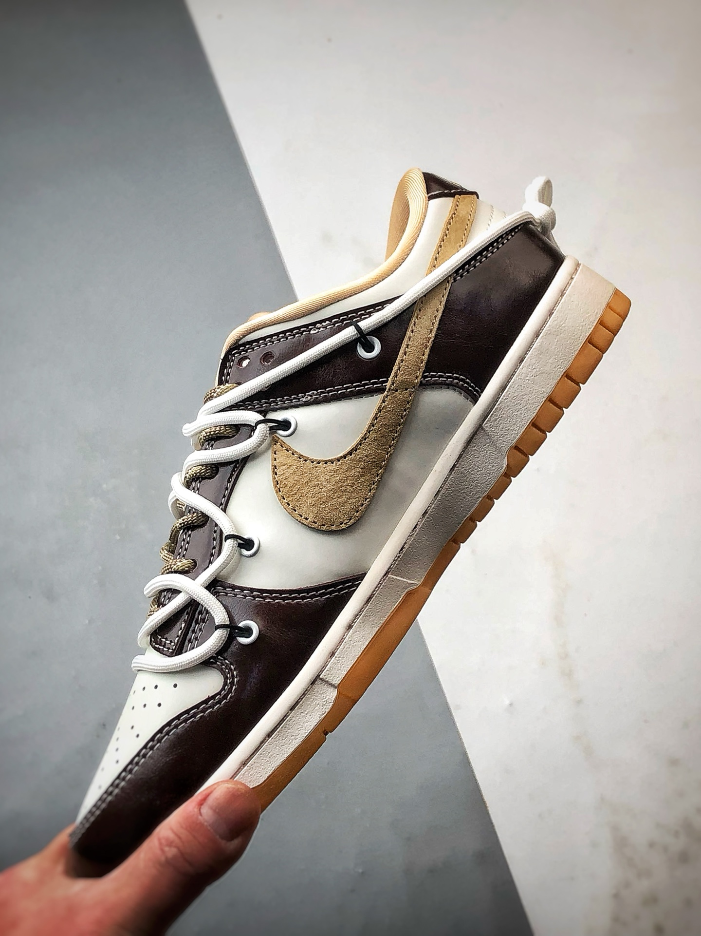 310 NK Dunk Low Retro ”DIY高端定制” 马年白褐黄解构绑带 低帮休闲运动板鞋 YX5066-C90-Chinese UA Cheap High Quatity Brand Clothes Bags handbags Sneakers wholesale wholesaler seller from China Factory suppliers Fashion Clothing Shoes best Quality Beautiful Price 310 NK Dunk Low Retro ”DIY高端定制” 马年白褐黄解构绑带 低帮休闲运动板鞋 YX5066-C90