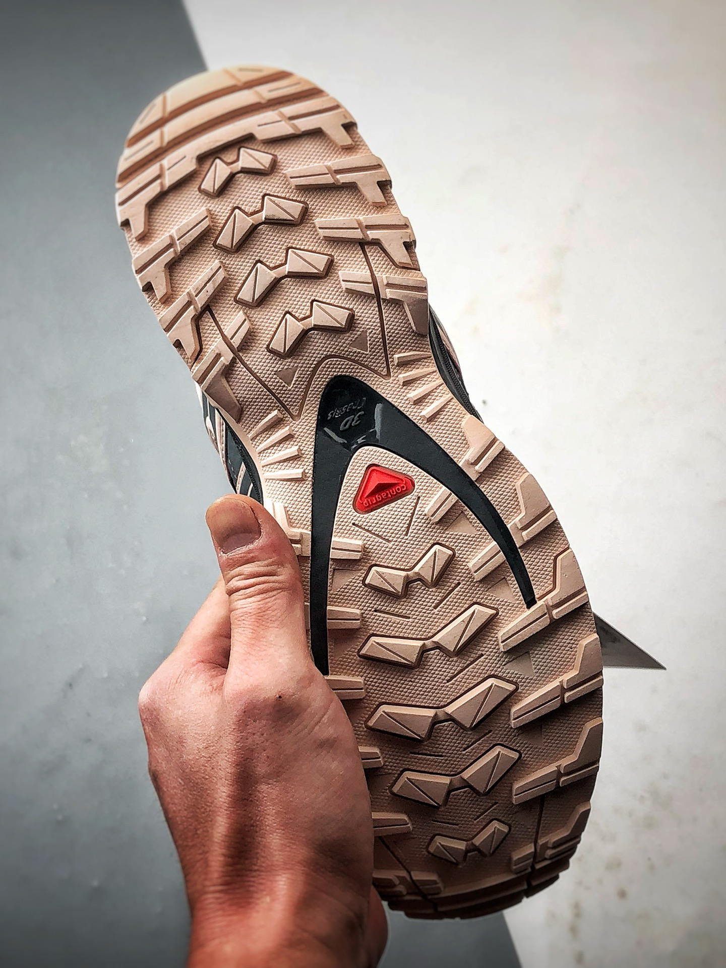 💰298
Salomon XT-Quest 黑灰粉
萨洛蒙复古机能徒步越野跑鞋
鞋面采用透气网布与耐磨TPU框架。注入式EVA中底，提供良好的舒适性和能量回馈。萨洛蒙核心科技Contagrip&reg;大底，卓越湿地止滑和全地形抓地力。QUICKLACE&trade;快速系带系统，一拉一锁，瞬间贴合。
货号：491841
尺码：36 36.5 37 38 38.5 39 40 40.5 41 42 42.5 43 44 44.5 45