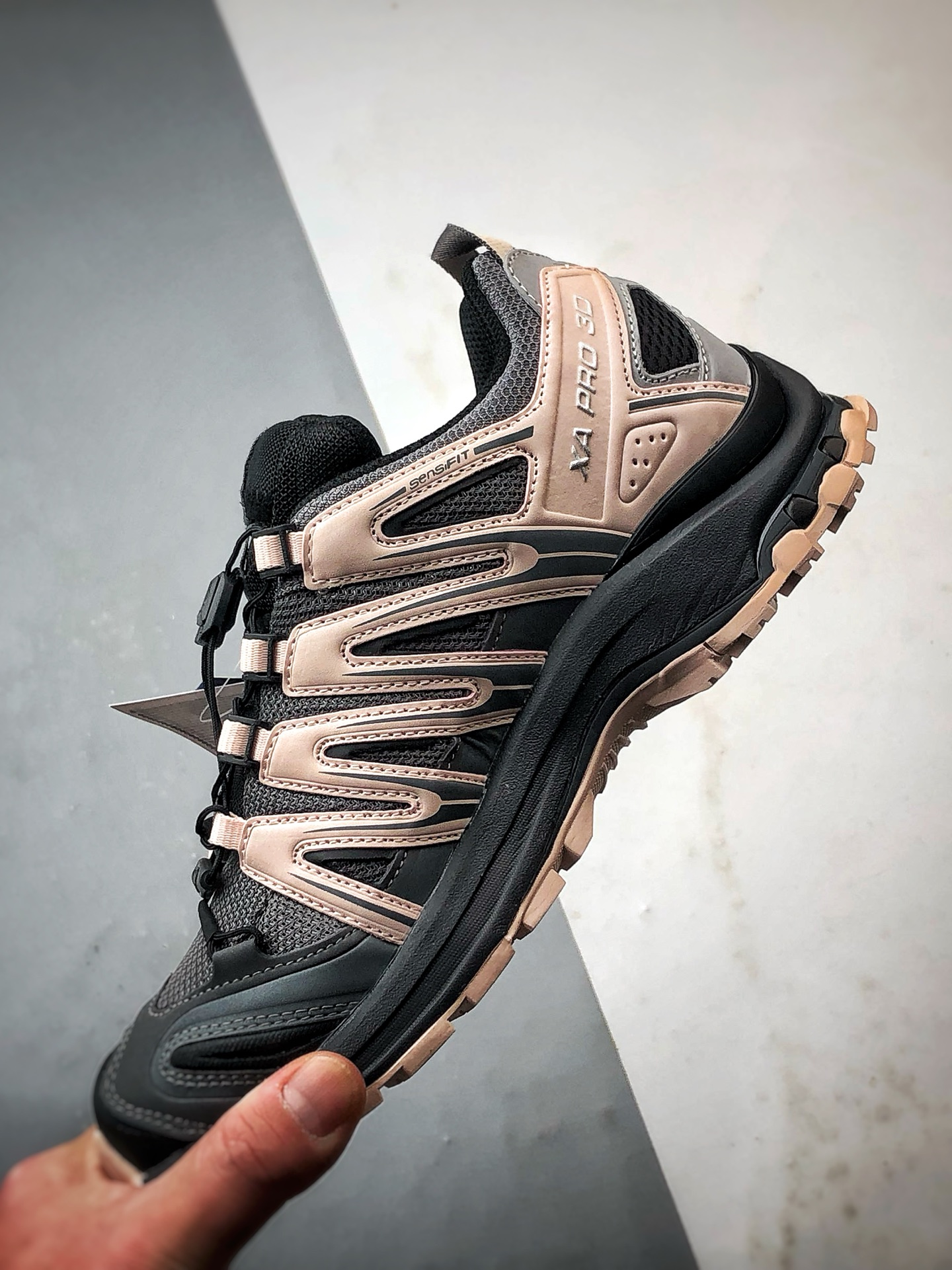 💰298
Salomon XT-Quest 黑灰粉
萨洛蒙复古机能徒步越野跑鞋
鞋面采用透气网布与耐磨TPU框架。注入式EVA中底，提供良好的舒适性和能量回馈。萨洛蒙核心科技Contagrip&reg;大底，卓越湿地止滑和全地形抓地力。QUICKLACE&trade;快速系带系统，一拉一锁，瞬间贴合。
货号：491841
尺码：36 36.5 37 38 38.5 39 40 40.5 41 42 42.5 43 44 44.5 45