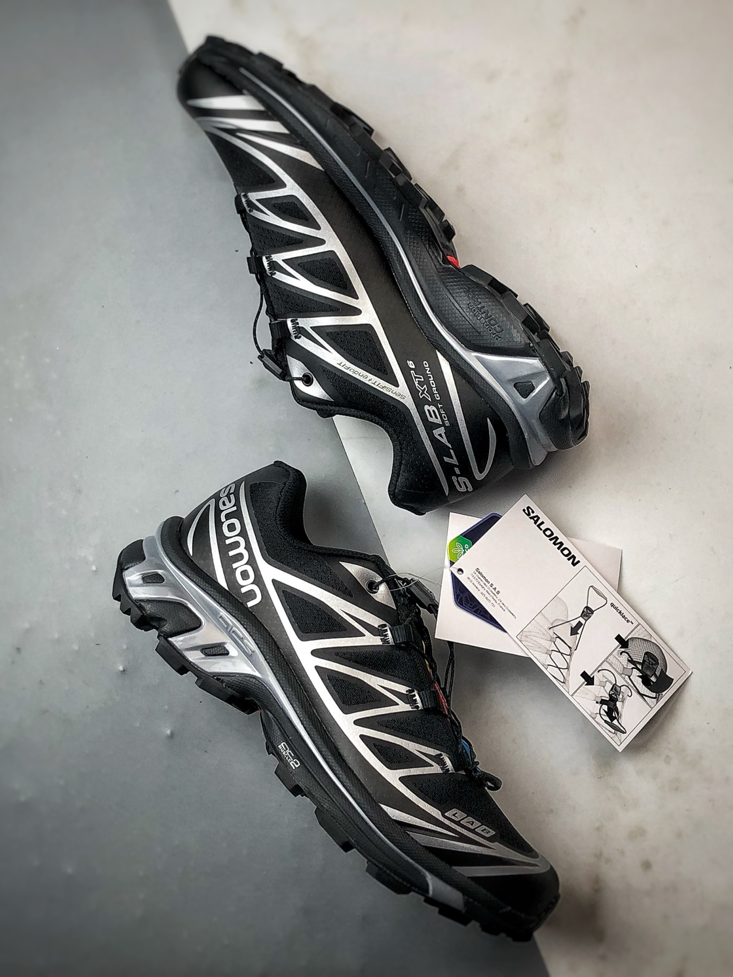 💰298
Salomon XT-6 GTX 黑银
萨洛蒙机能风户外越野跑鞋
鞋面采用SENSIFIT贴合技术 全方位贴合包裹脚型 鞋跟部鞋底牵引设计 提供强大的抓地性能 更适应野外崎岖不平的道路 其3D ADVANCED CHASSIS底盘 材料轻量大化 钉齿设计更具稳定性、防护性 鞋底易磨损区运用CONTAGRIP高耐磨材料 应对城市硬质路面长距离跑考验
货号：474506
尺码：36 36.5 37 38 38.5 39 40 40.5 41 42 42.5 43 44 44.5 45