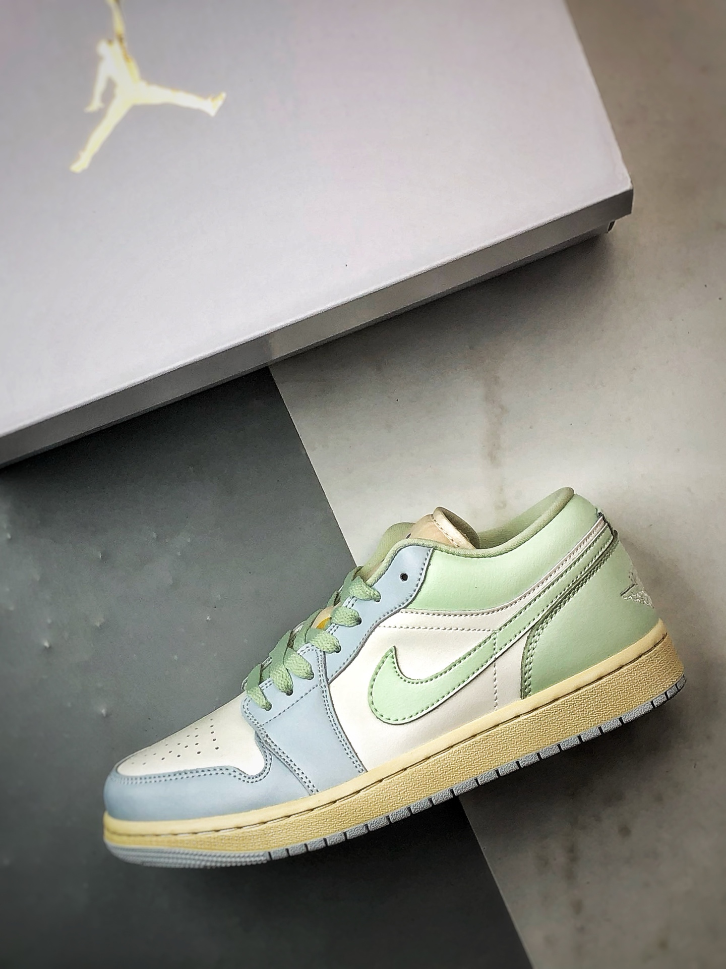 200 Air Jordan 1 Low 薄荷冰蓝 DC0774-108-Chinese UA Cheap High Quatity Brand Clothes Bags handbags Sneakers wholesale wholesaler seller from China Factory suppliers Fashion Clothing Shoes best Quality Beautiful Price 200 Air Jordan 1 Low 薄荷冰蓝 DC0774-108