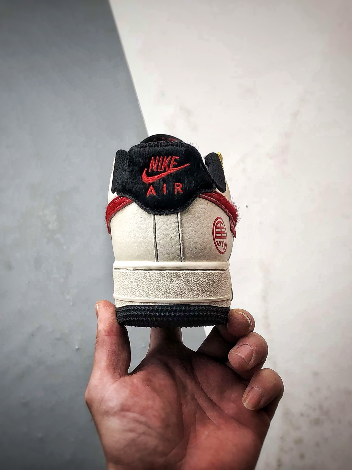 280 Air Force 1 '07 Low 米黑红马毛钩 QW5288-126-Chinese UA Cheap High Quatity Brand Clothes Bags handbags Sneakers wholesale wholesaler seller from China Factory suppliers Fashion Clothing Shoes best Quality Beautiful Price 280 Air Force 1 '07 Low 米黑红马毛钩 QW5288-126