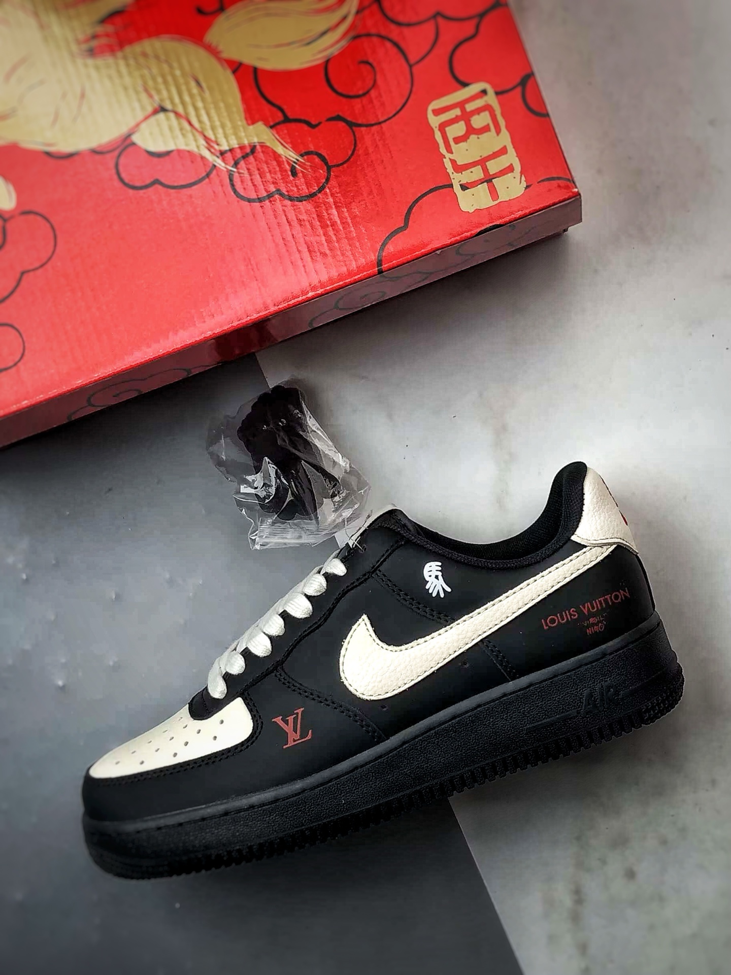 LV x Air Force 1 Low 马年黑米色 FV3694-104