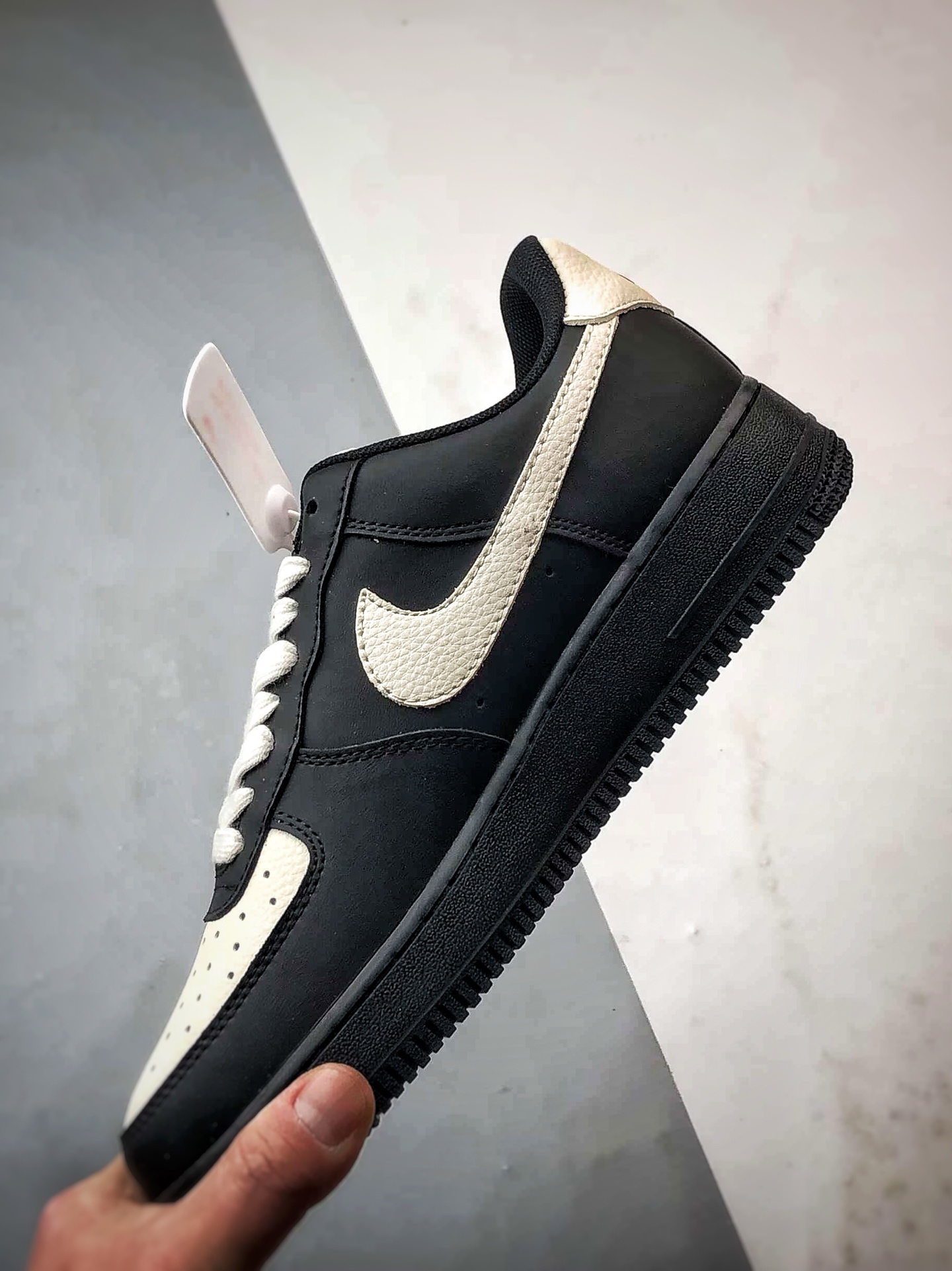 LV x Air Force 1 Low 马年黑米色 FV3694-104