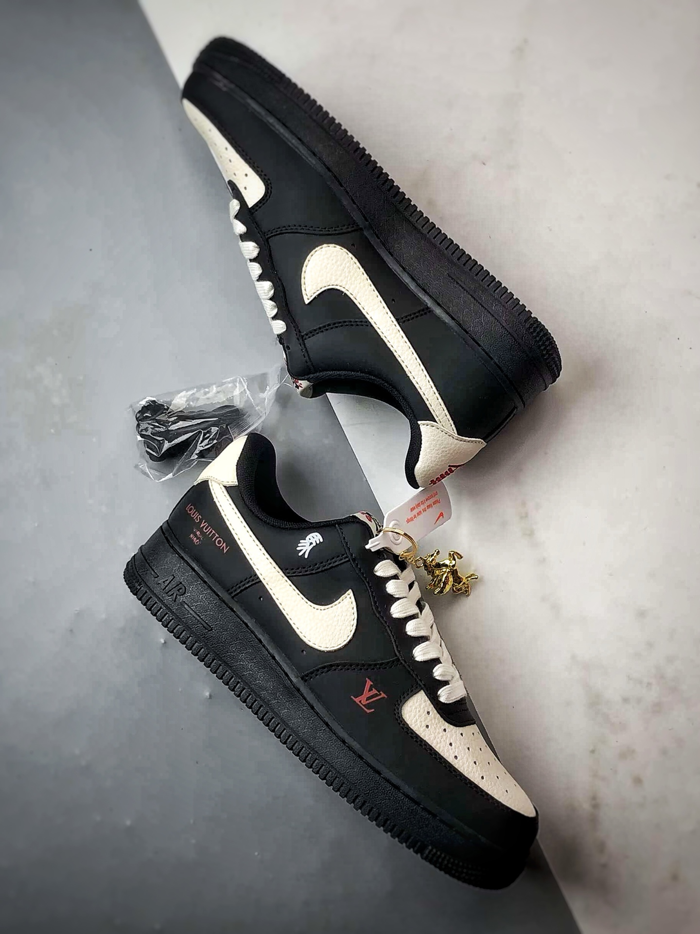 LV x Air Force 1 Low 马年黑米色 FV3694-104