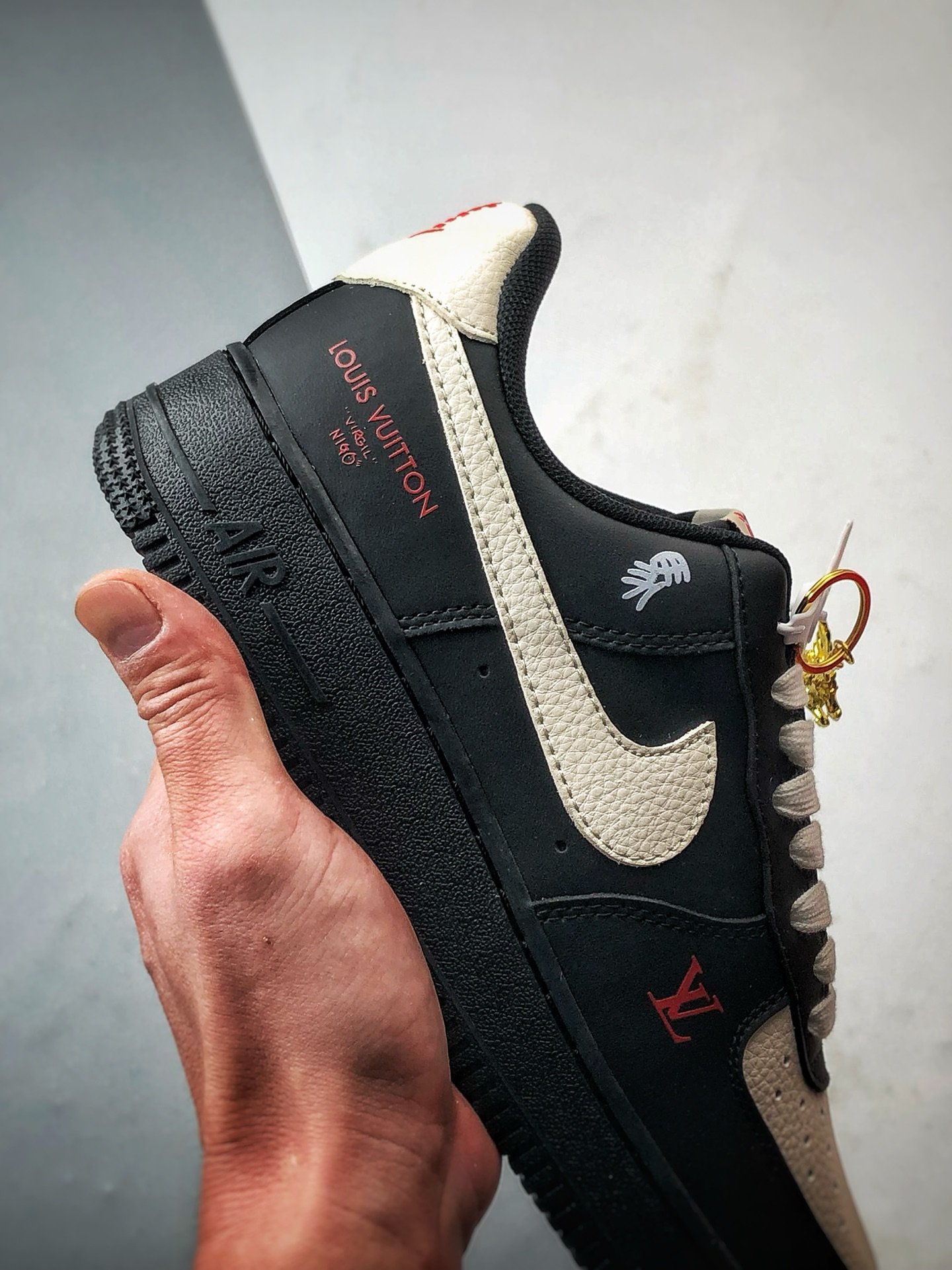 LV x Air Force 1 Low 马年黑米色 FV3694-104