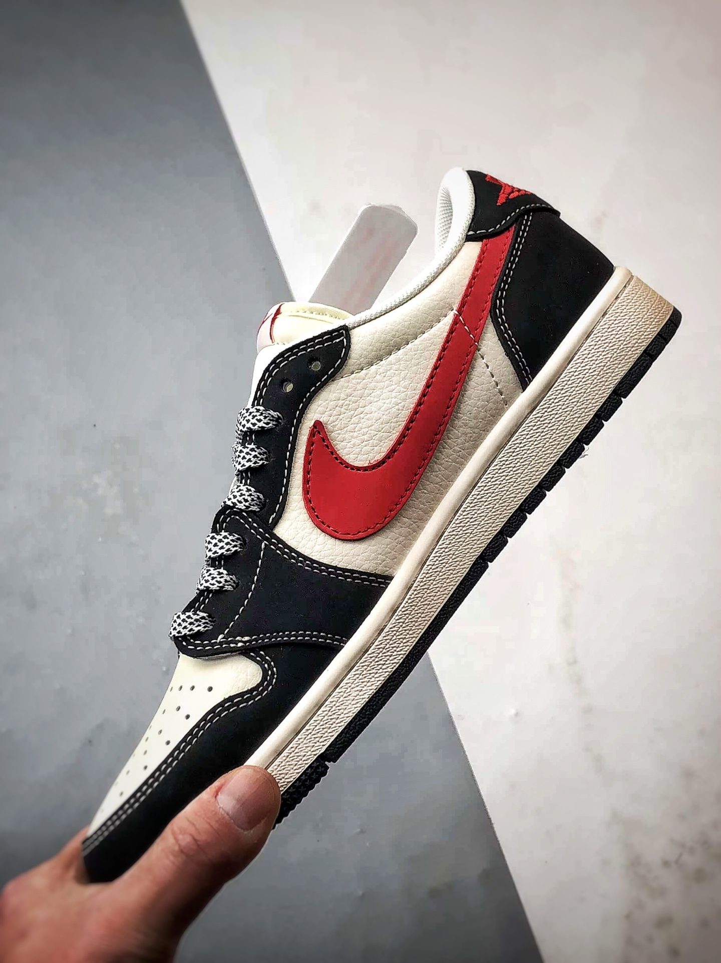 Air Jordan 1 Low ”高端定制” 马年限定白黑红倒钩 MZ9588-825-Top High Quatity Cheap Sneakers Fashion Clothing Clothes Bags handbags Shoes of all Brand wholesale With The best Quality And Beautiful Price from China Factory Chinese suppliers wholesaler seller Air Jordan 1 Low ”高端定制” 马年限定白黑红倒钩 MZ9588-825