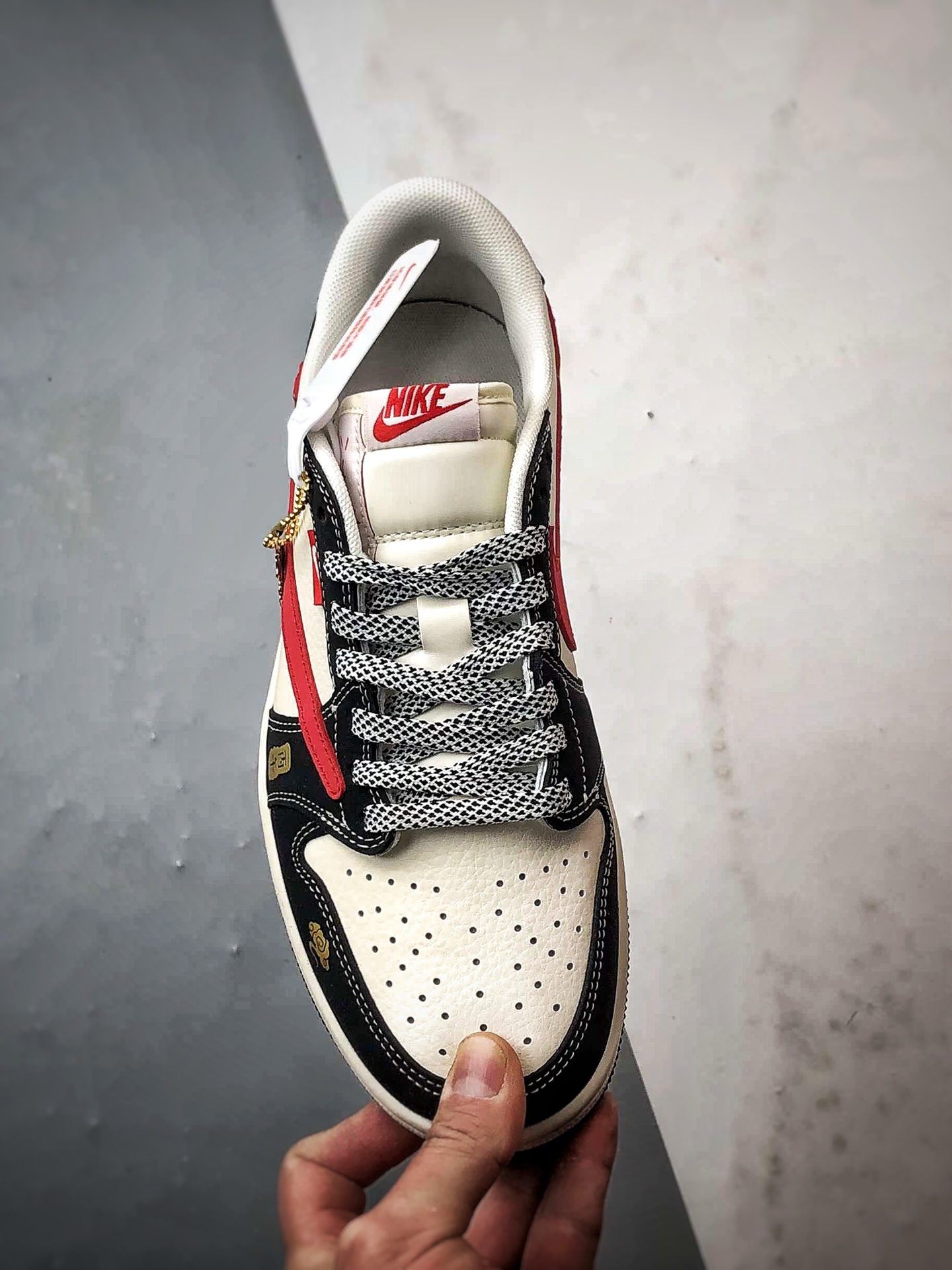 Air Jordan 1 Low ”高端定制” 马年限定白黑红倒钩 MZ9588-825-Top High Quatity Cheap Sneakers Fashion Clothing Clothes Bags handbags Shoes of all Brand wholesale With The best Quality And Beautiful Price from China Factory Chinese suppliers wholesaler seller Air Jordan 1 Low ”高端定制” 马年限定白黑红倒钩 MZ9588-825
