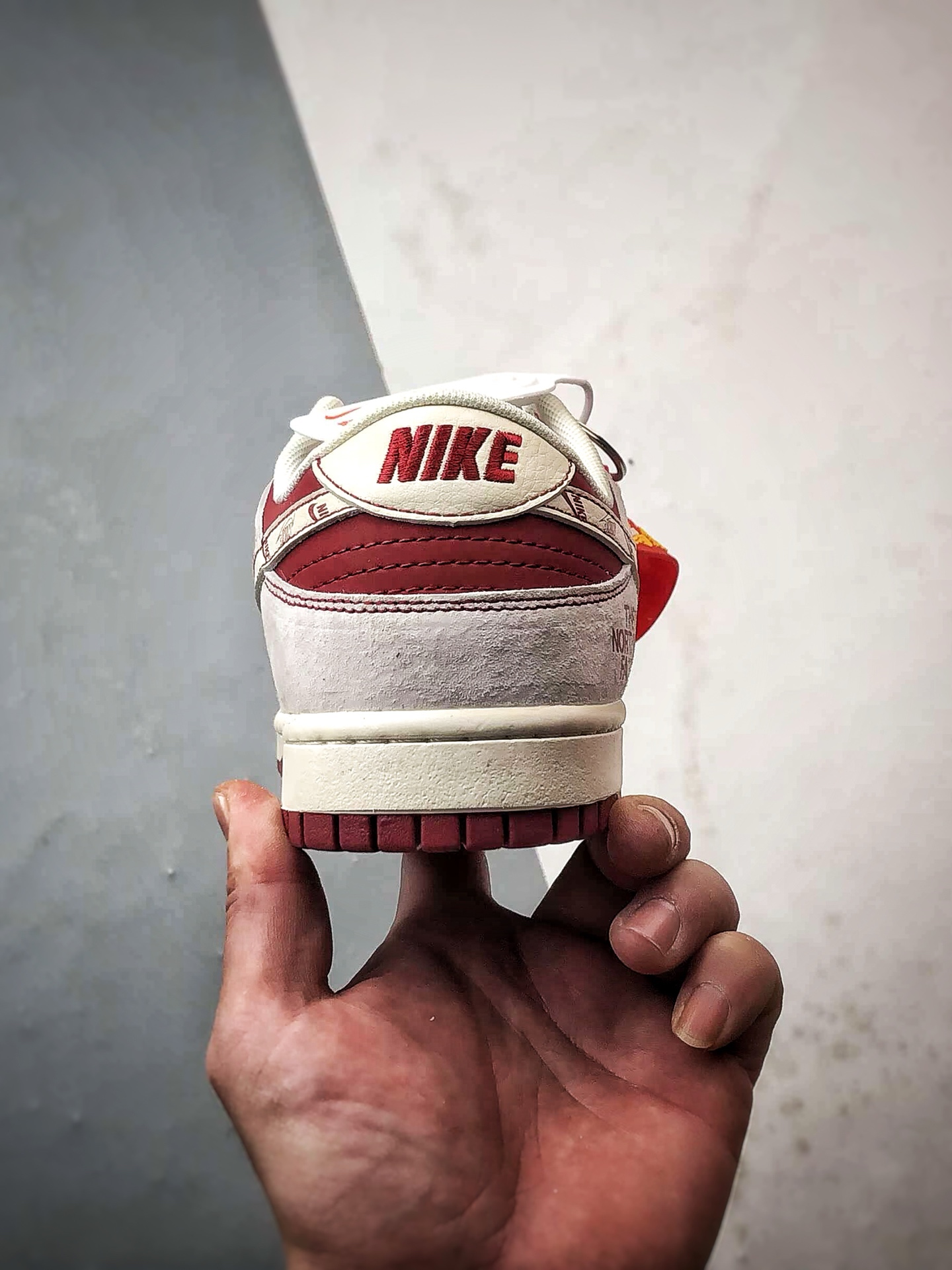 NK Dunk Low Retro ”DIY高端定制” 北面马年米灰红 低帮休闲运动板鞋 JP2046-108-Top High Quatity Cheap Sneakers Fashion Clothing Clothes Bags handbags Shoes of all Brand wholesale With The best Quality And Beautiful Price from China Factory Chinese suppliers wholesaler seller NK Dunk Low Retro ”DIY高端定制” 北面马年米灰红 低帮休闲运动板鞋 JP2046-108