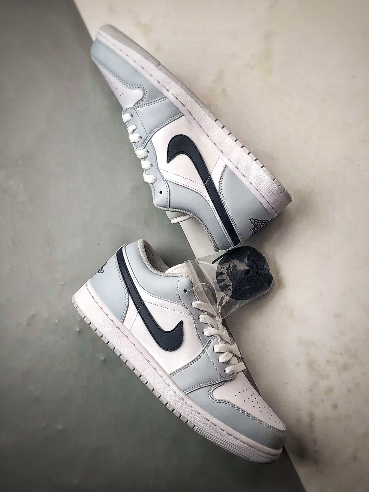 Air Jordan 1 Low 浅蓝白 553558-400