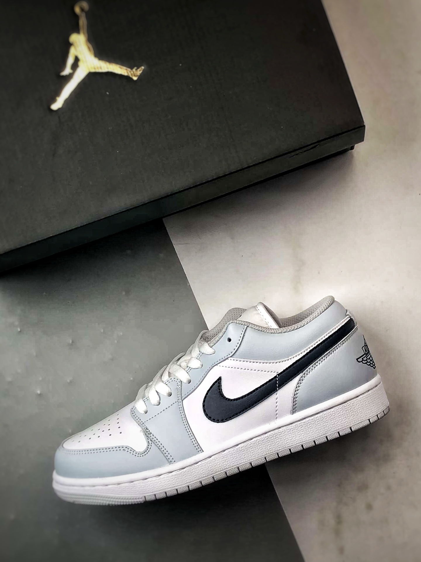 Air Jordan 1 Low 浅蓝白 553558-400