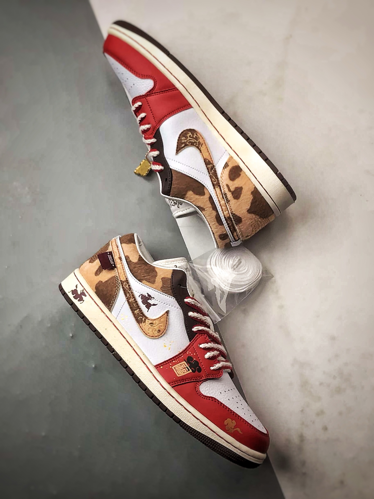 200 定制球鞋 Air Jordan 1 Low 福马红金 马年红棕色 IQ5321-121-Chinese UA Cheap High Quatity Brand Clothes Bags handbags Sneakers wholesale wholesaler seller from China Factory suppliers Fashion Clothing Shoes best Quality Beautiful Price 200 定制球鞋 Air Jordan 1 Low 福马红金 马年红棕色 IQ5321-121