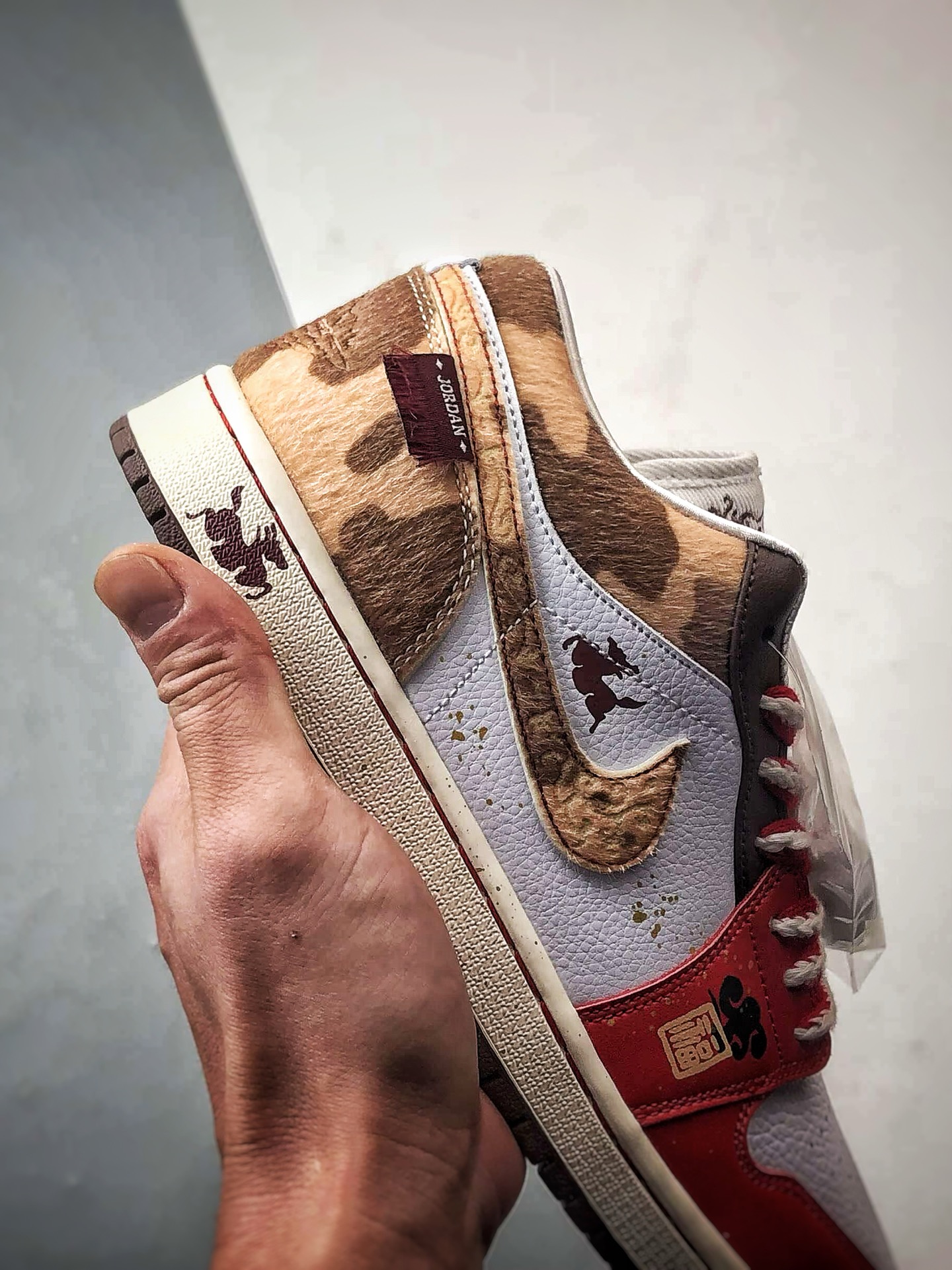 200 定制球鞋 Air Jordan 1 Low 福马红金 马年红棕色 IQ5321-121-Chinese UA Cheap High Quatity Brand Clothes Bags handbags Sneakers wholesale wholesaler seller from China Factory suppliers Fashion Clothing Shoes best Quality Beautiful Price 200 定制球鞋 Air Jordan 1 Low 福马红金 马年红棕色 IQ5321-121