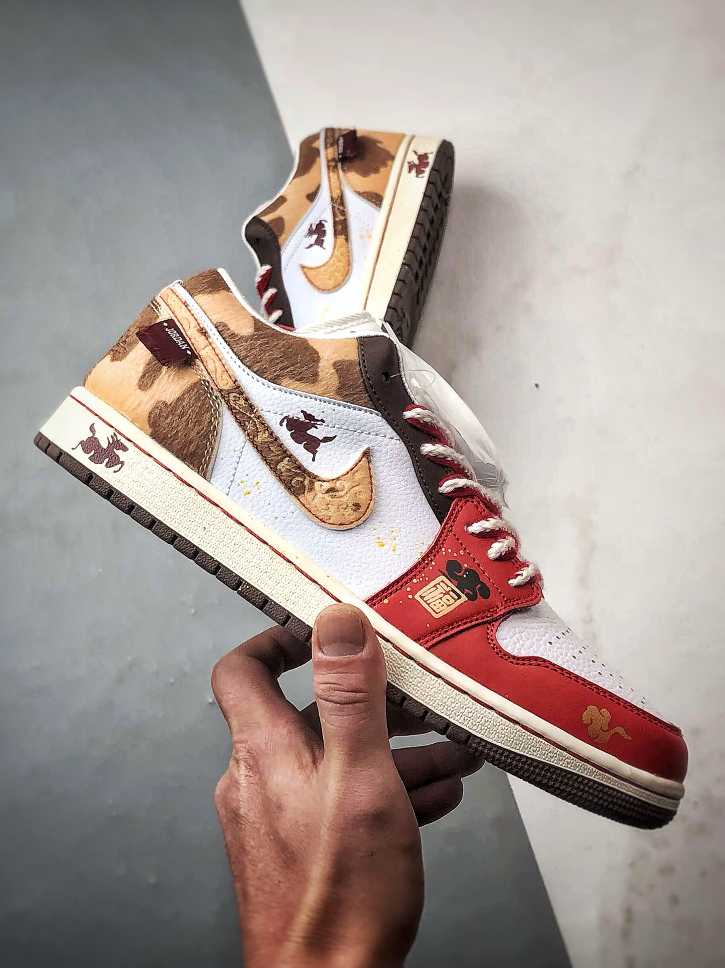 200 定制球鞋 Air Jordan 1 Low 福马红金 马年红棕色 IQ5321-121-Chinese UA Cheap High Quatity Brand Clothes Bags handbags Sneakers wholesale wholesaler seller from China Factory suppliers Fashion Clothing Shoes best Quality Beautiful Price 200 定制球鞋 Air Jordan 1 Low 福马红金 马年红棕色 IQ5321-121