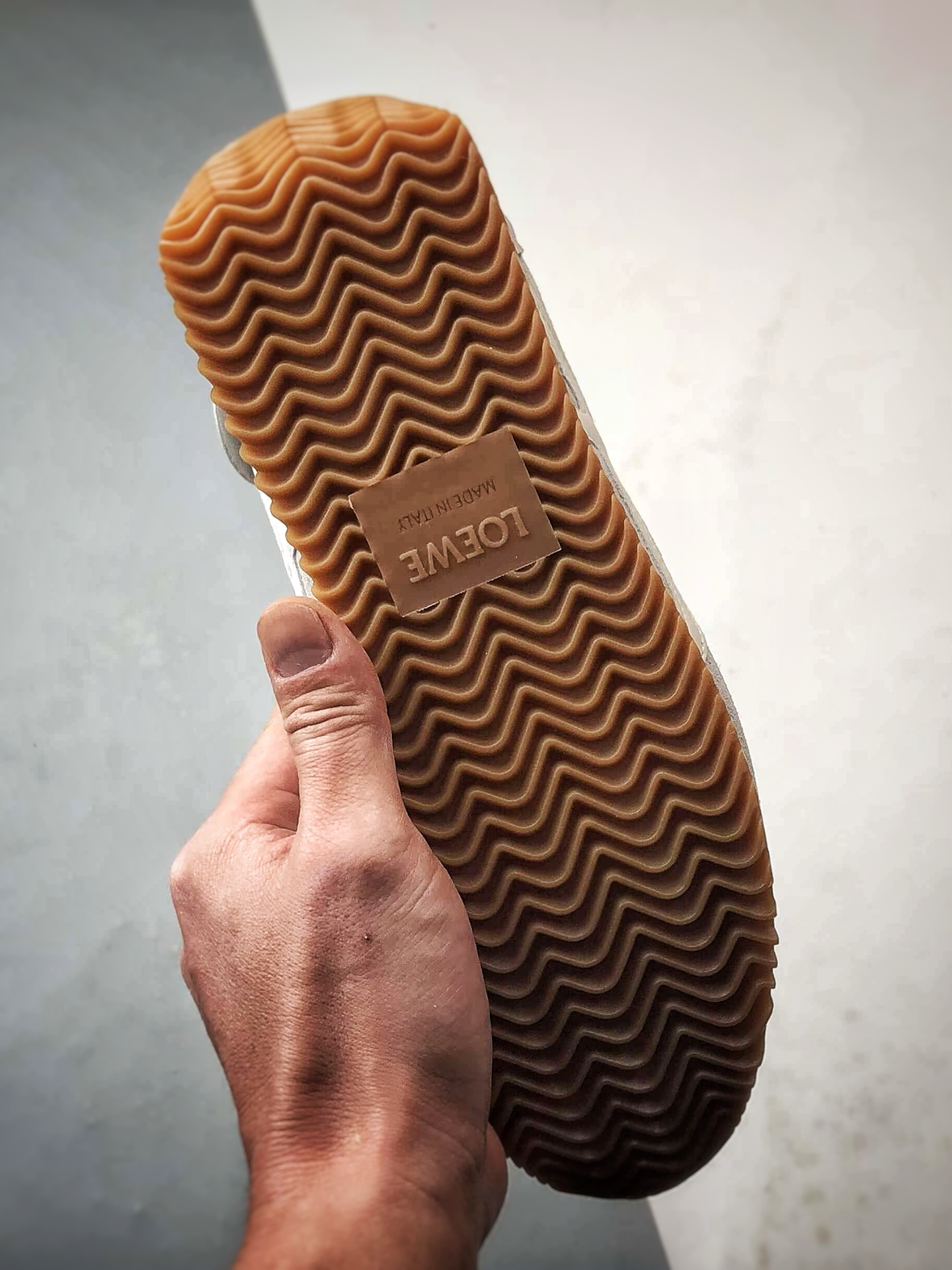 Loewe罗意威 Flow Runner 灰白 复古薄底芭舒适百搭运动休闲鞋