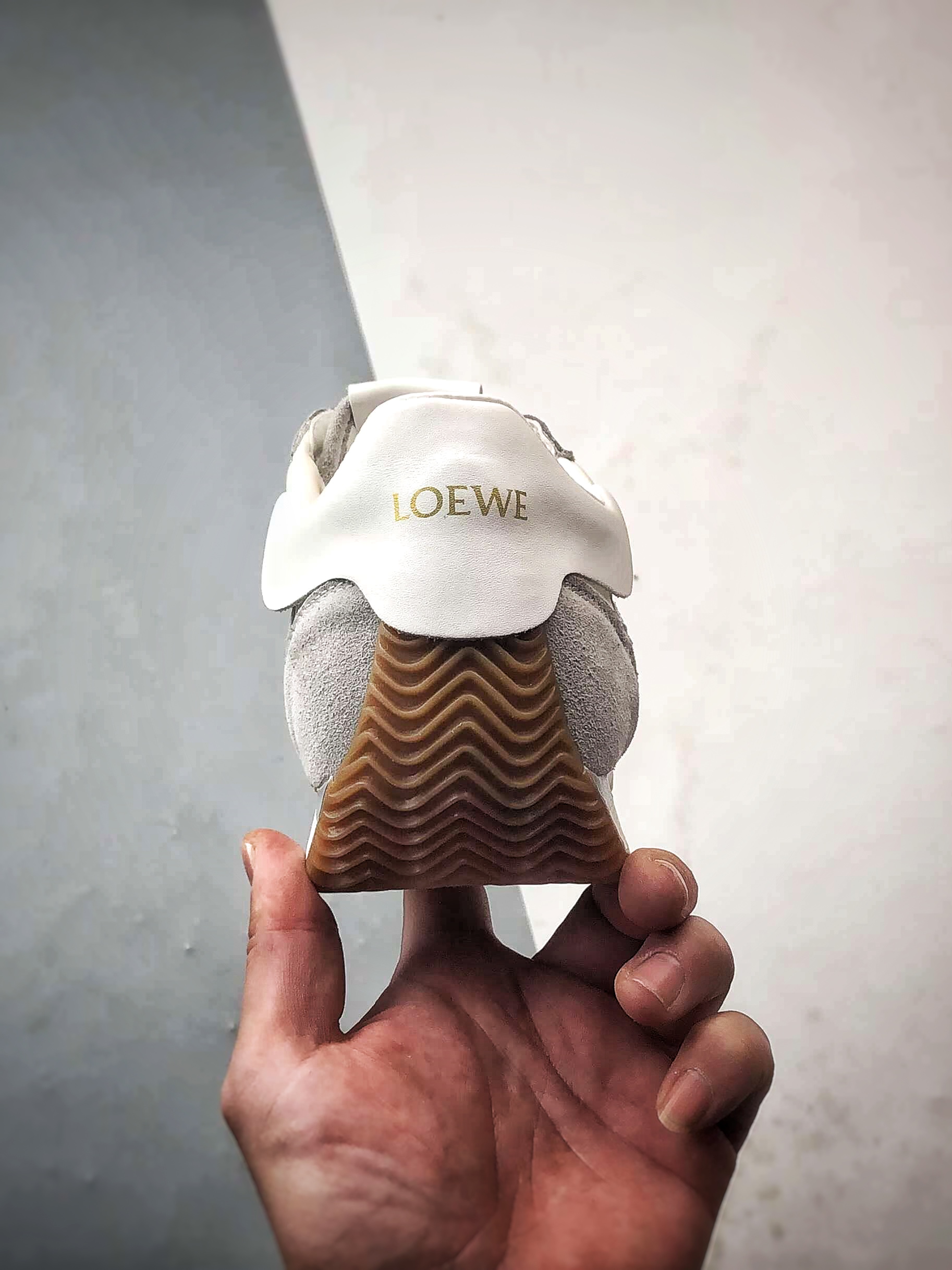 Loewe罗意威 Flow Runner 灰白 复古薄底芭舒适百搭运动休闲鞋