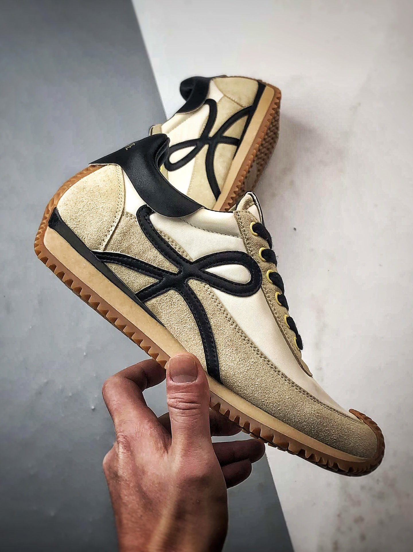 Loewe罗意威 Flow Runner 黑棕 复古薄底芭舒适百搭运动休闲鞋-Top High Quatity Cheap Sneakers Fashion Clothing Clothes Bags handbags Shoes of all Brand wholesale With The best Quality And Beautiful Price from China Factory Chinese suppliers wholesaler seller Loewe罗意威 Flow Runner 黑棕 复古薄底芭舒适百搭运动休闲鞋