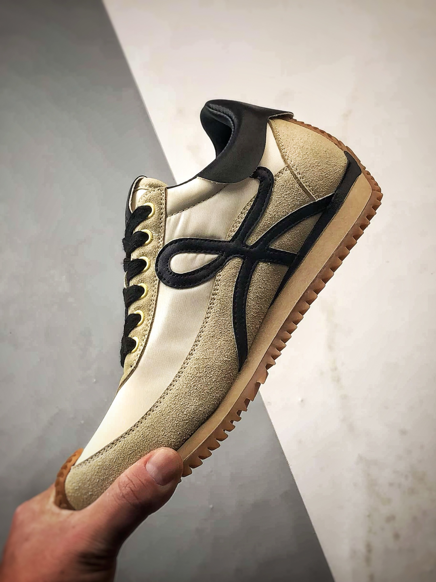 Loewe罗意威 Flow Runner 黑棕 复古薄底芭舒适百搭运动休闲鞋-Top High Quatity Cheap Sneakers Fashion Clothing Clothes Bags handbags Shoes of all Brand wholesale With The best Quality And Beautiful Price from China Factory Chinese suppliers wholesaler seller Loewe罗意威 Flow Runner 黑棕 复古薄底芭舒适百搭运动休闲鞋