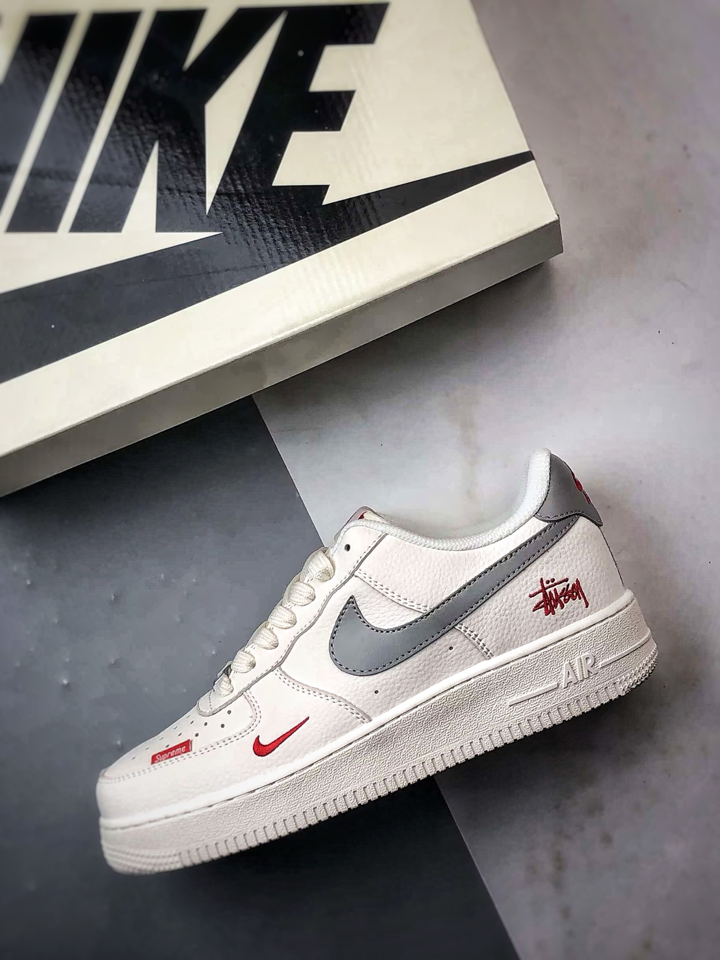 Stussy x Air Force 1 Low 米白灰 MM3399-803-Top High Quatity Cheap Sneakers Fashion Clothing Clothes Bags handbags Shoes of all Brand wholesale With The best Quality And Beautiful Price from China Factory Chinese suppliers wholesaler seller Stussy x Air Force 1 Low 米白灰 MM3399-803