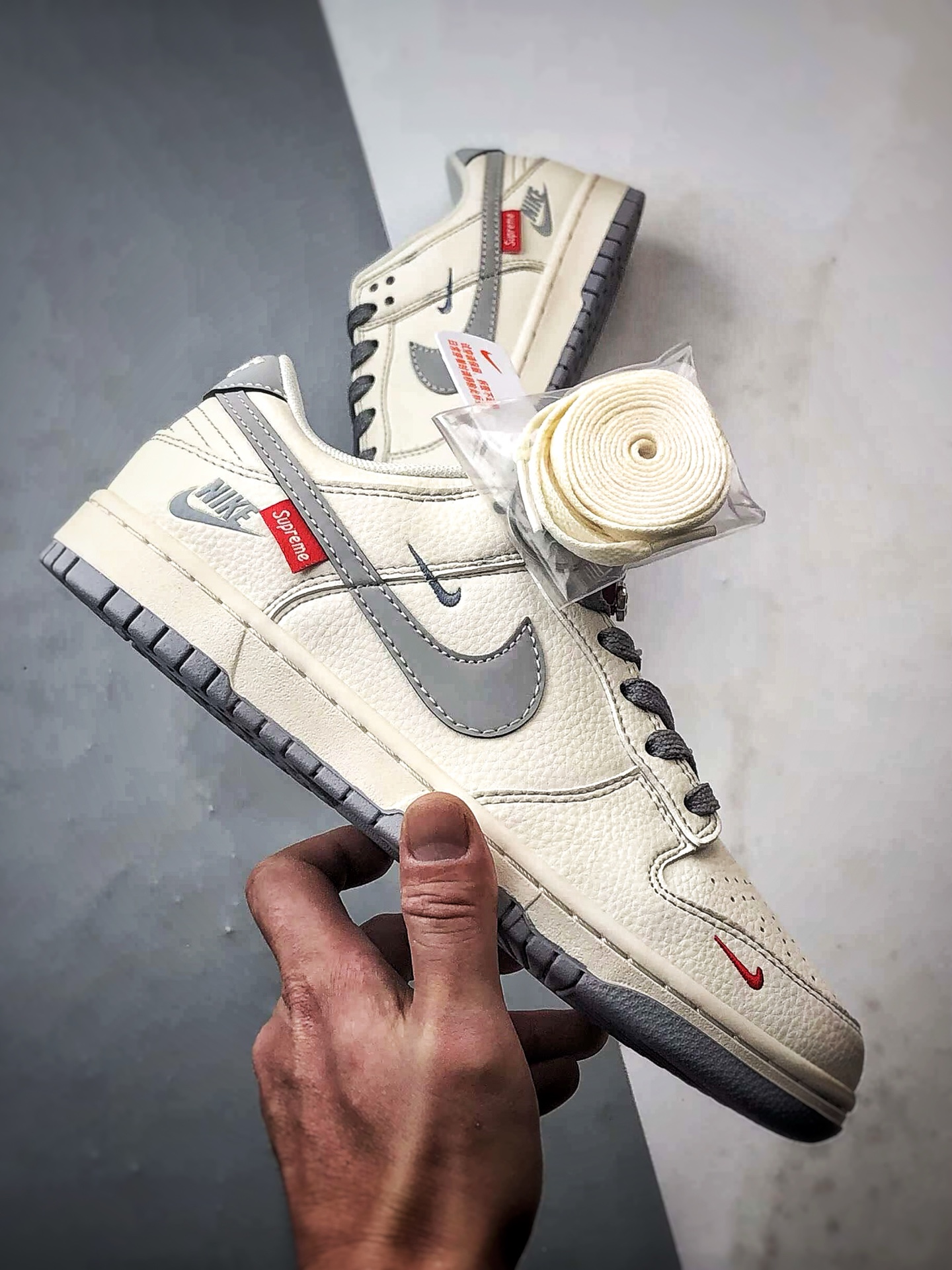290 NK Dunk Low Retro ”DIY高端定制” Sup米白灰 低帮休闲运动板鞋 HH7158-084-Chinese UA Cheap High Quatity Brand Clothes Bags handbags Sneakers wholesale wholesaler seller from China Factory suppliers Fashion Clothing Shoes best Quality Beautiful Price 290 NK Dunk Low Retro ”DIY高端定制” Sup米白灰 低帮休闲运动板鞋 HH7158-084