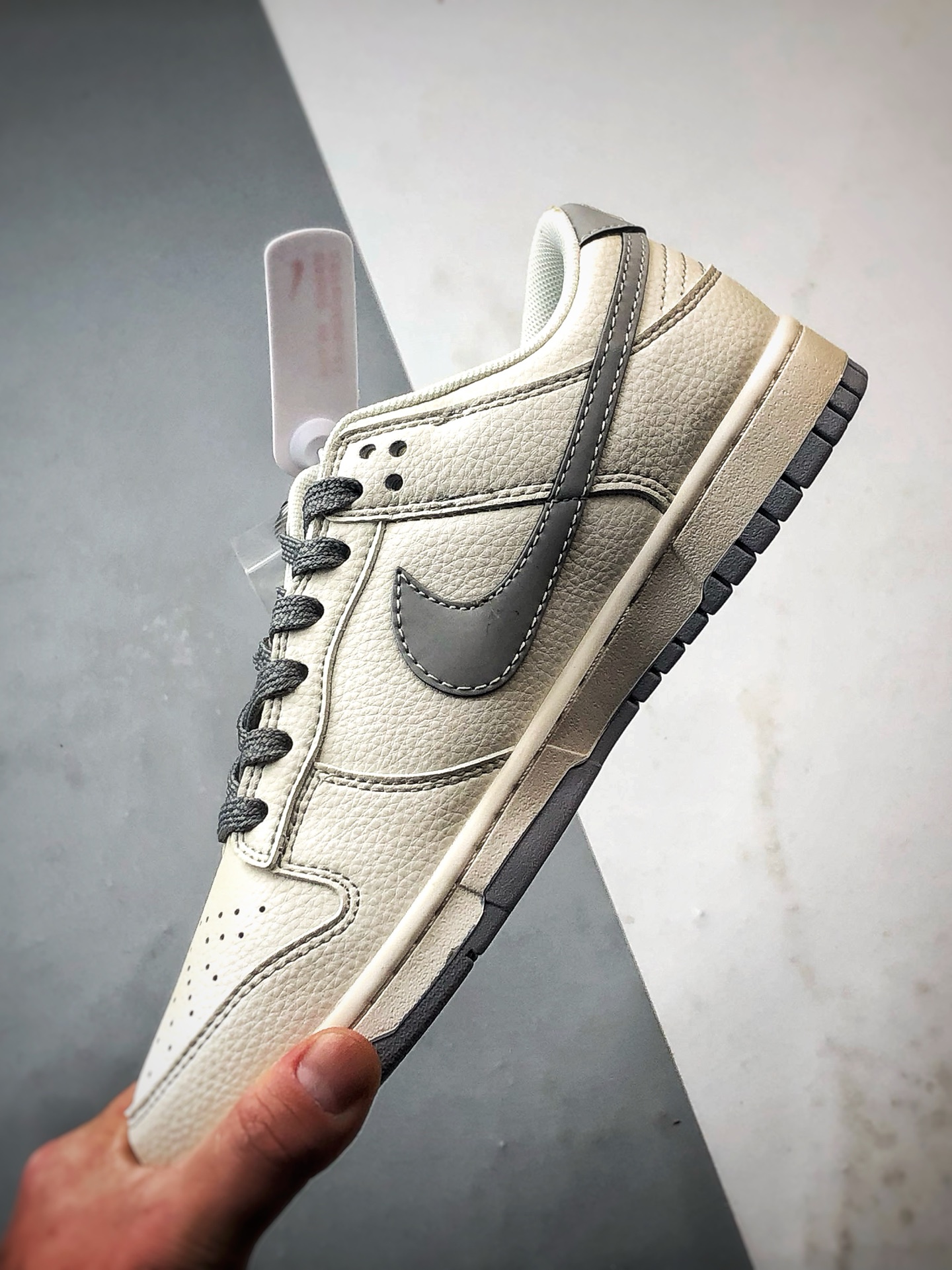 290 NK Dunk Low Retro ”DIY高端定制” Sup米白灰 低帮休闲运动板鞋 HH7158-084-Chinese UA Cheap High Quatity Brand Clothes Bags handbags Sneakers wholesale wholesaler seller from China Factory suppliers Fashion Clothing Shoes best Quality Beautiful Price 290 NK Dunk Low Retro ”DIY高端定制” Sup米白灰 低帮休闲运动板鞋 HH7158-084