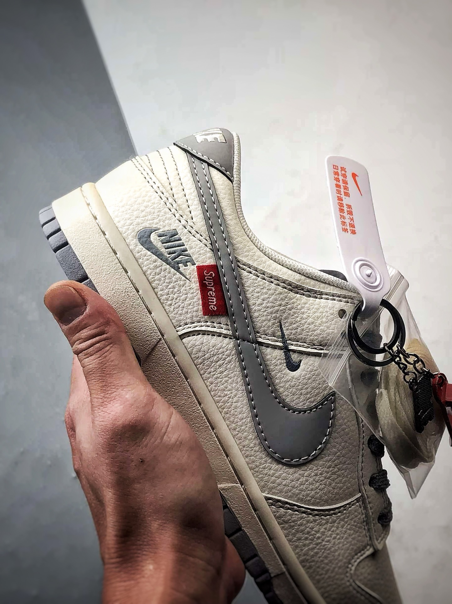 290 NK Dunk Low Retro ”DIY高端定制” Sup米白灰 低帮休闲运动板鞋 HH7158-084-Chinese UA Cheap High Quatity Brand Clothes Bags handbags Sneakers wholesale wholesaler seller from China Factory suppliers Fashion Clothing Shoes best Quality Beautiful Price 290 NK Dunk Low Retro ”DIY高端定制” Sup米白灰 低帮休闲运动板鞋 HH7158-084