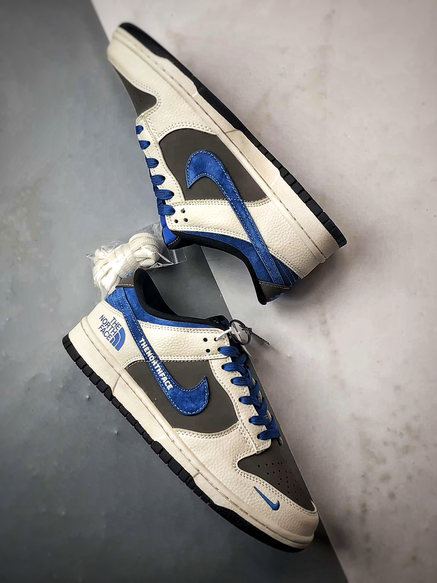 290 NK Dunk Low Retro ”DIY高端定制” 北面米灰蓝 低帮休闲运动板鞋 TX1688-018-Chinese UA Cheap High Quatity Brand Clothes Bags handbags Sneakers wholesale wholesaler seller from China Factory suppliers Fashion Clothing Shoes best Quality Beautiful Price 290 NK Dunk Low Retro ”DIY高端定制” 北面米灰蓝 低帮休闲运动板鞋 TX1688-018