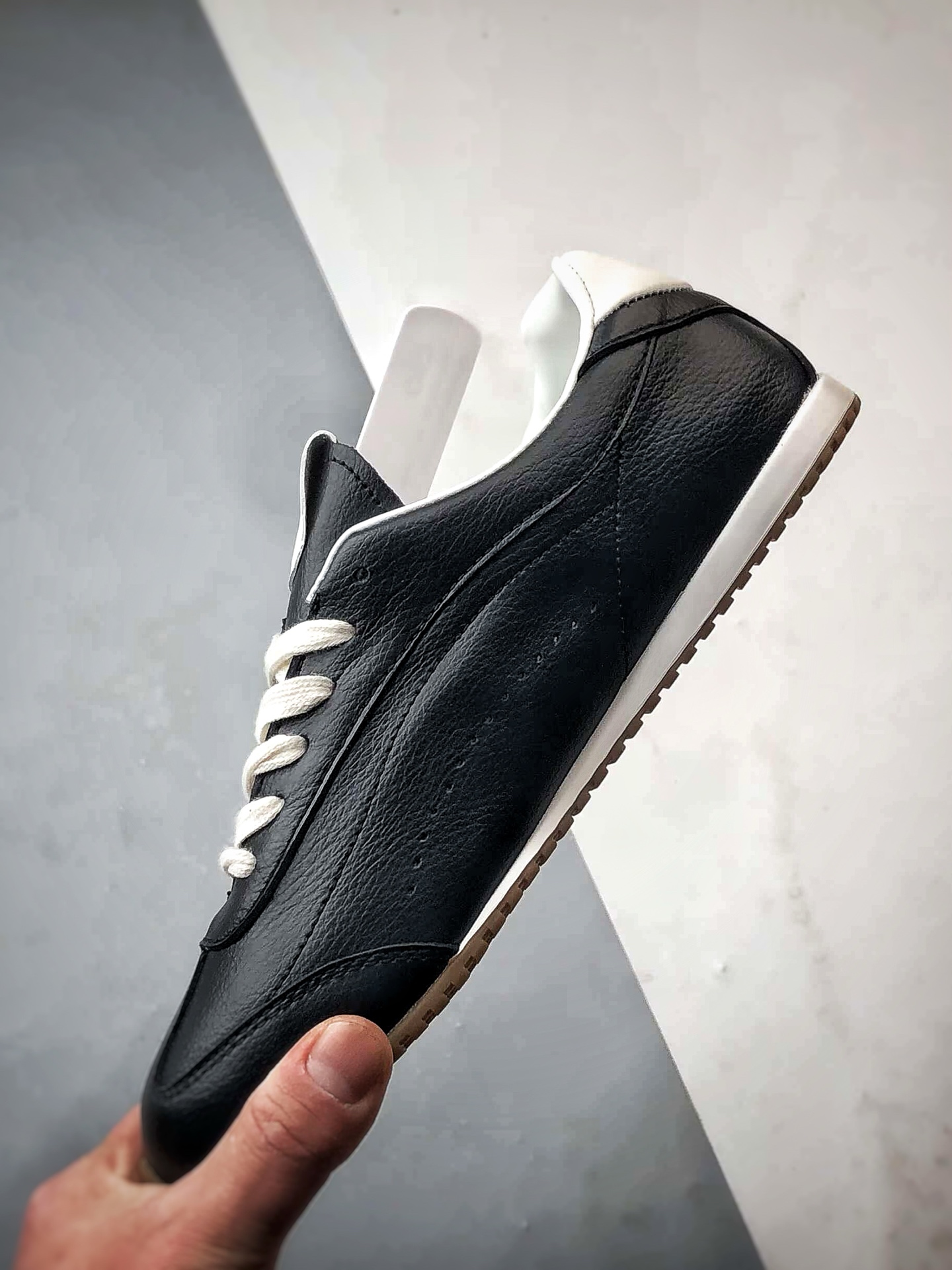 190 Alo yoga Sunset Seaker 黑白 休闲城市通勤复古薄底德迅鞋-Chinese UA Cheap High Quatity Brand Clothes Bags handbags Sneakers wholesale wholesaler seller from China Factory suppliers Fashion Clothing Shoes best Quality Beautiful Price 190 Alo yoga Sunset Seaker 黑白 休闲城市通勤复古薄底德迅鞋