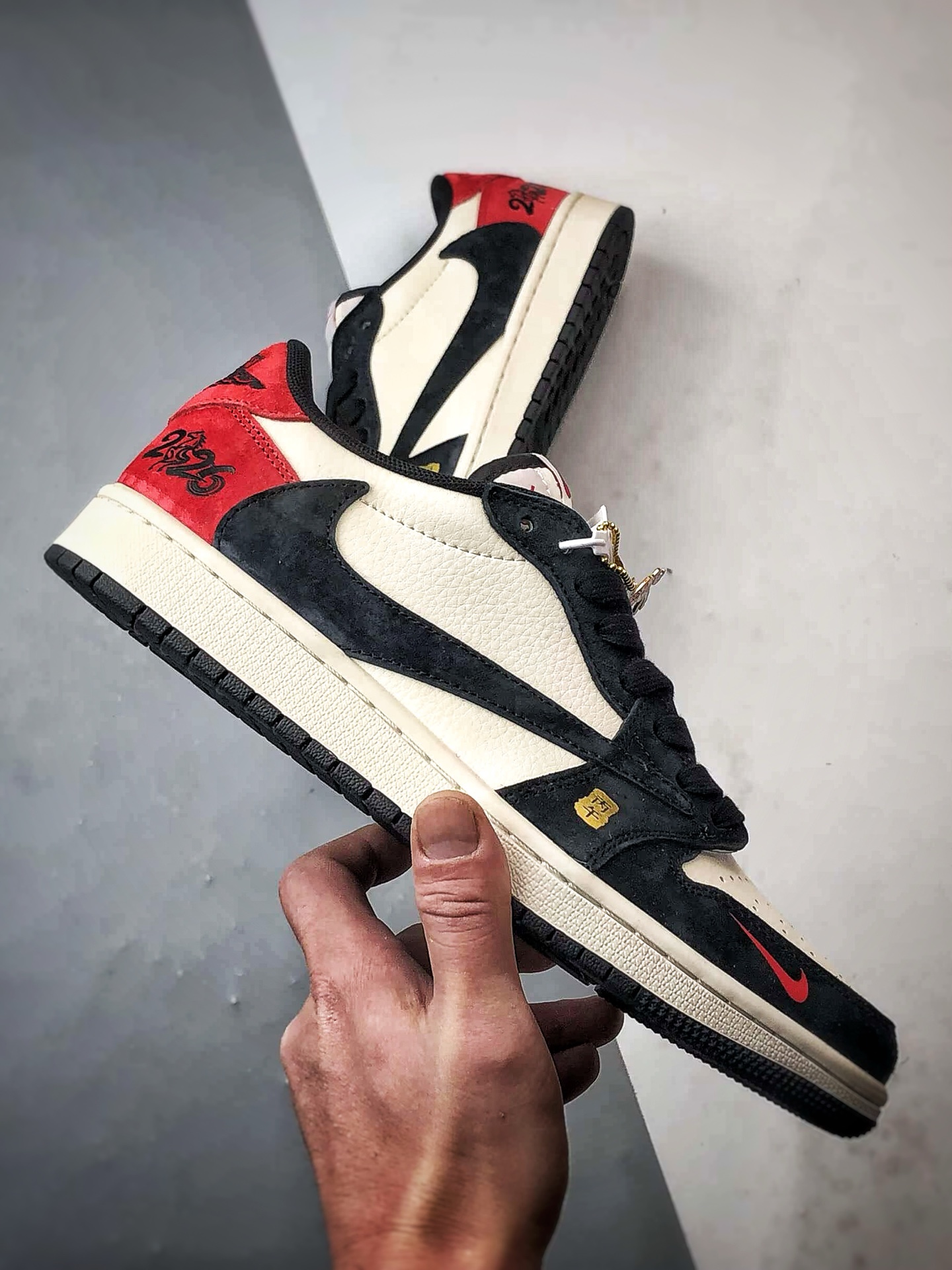 Air Jordan 1 Low ”高端定制” 马年限定白黑红倒钩 MZ9588-826-Top High Quatity Cheap Sneakers Fashion Clothing Clothes Bags handbags Shoes of all Brand wholesale With The best Quality And Beautiful Price from China Factory Chinese suppliers wholesaler seller Air Jordan 1 Low ”高端定制” 马年限定白黑红倒钩 MZ9588-826