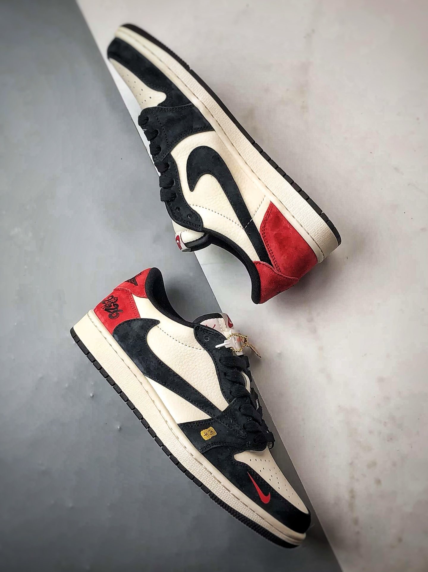 Air Jordan 1 Low ”高端定制” 马年限定白黑红倒钩 MZ9588-826-Top High Quatity Cheap Sneakers Fashion Clothing Clothes Bags handbags Shoes of all Brand wholesale With The best Quality And Beautiful Price from China Factory Chinese suppliers wholesaler seller Air Jordan 1 Low ”高端定制” 马年限定白黑红倒钩 MZ9588-826