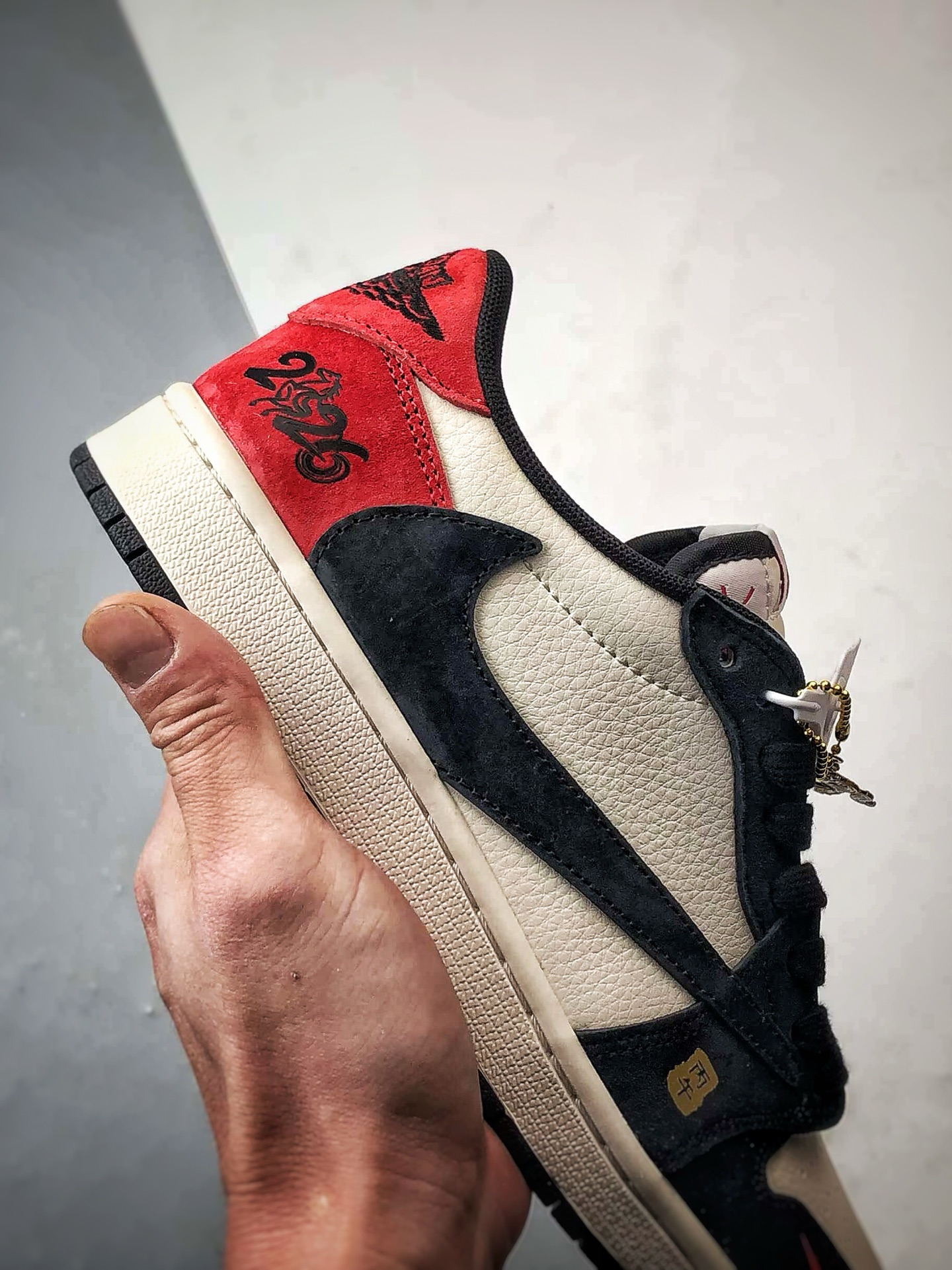 Air Jordan 1 Low ”高端定制” 马年限定白黑红倒钩 MZ9588-826-Top High Quatity Cheap Sneakers Fashion Clothing Clothes Bags handbags Shoes of all Brand wholesale With The best Quality And Beautiful Price from China Factory Chinese suppliers wholesaler seller Air Jordan 1 Low ”高端定制” 马年限定白黑红倒钩 MZ9588-826