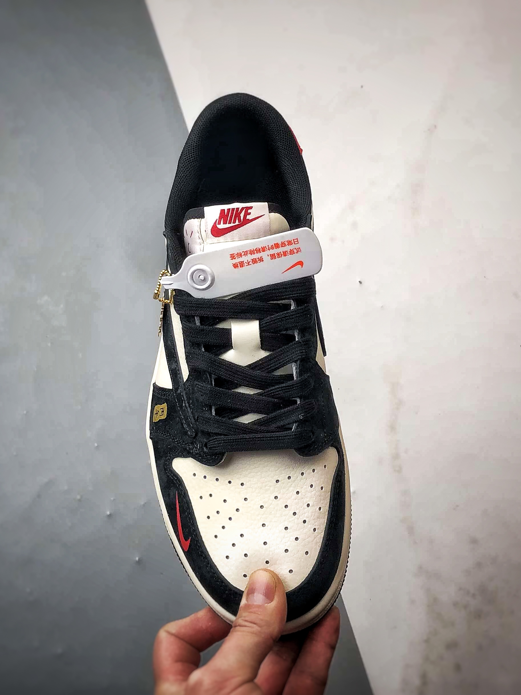 Air Jordan 1 Low ”高端定制” 马年限定白黑红倒钩 MZ9588-826-Top High Quatity Cheap Sneakers Fashion Clothing Clothes Bags handbags Shoes of all Brand wholesale With The best Quality And Beautiful Price from China Factory Chinese suppliers wholesaler seller Air Jordan 1 Low ”高端定制” 马年限定白黑红倒钩 MZ9588-826