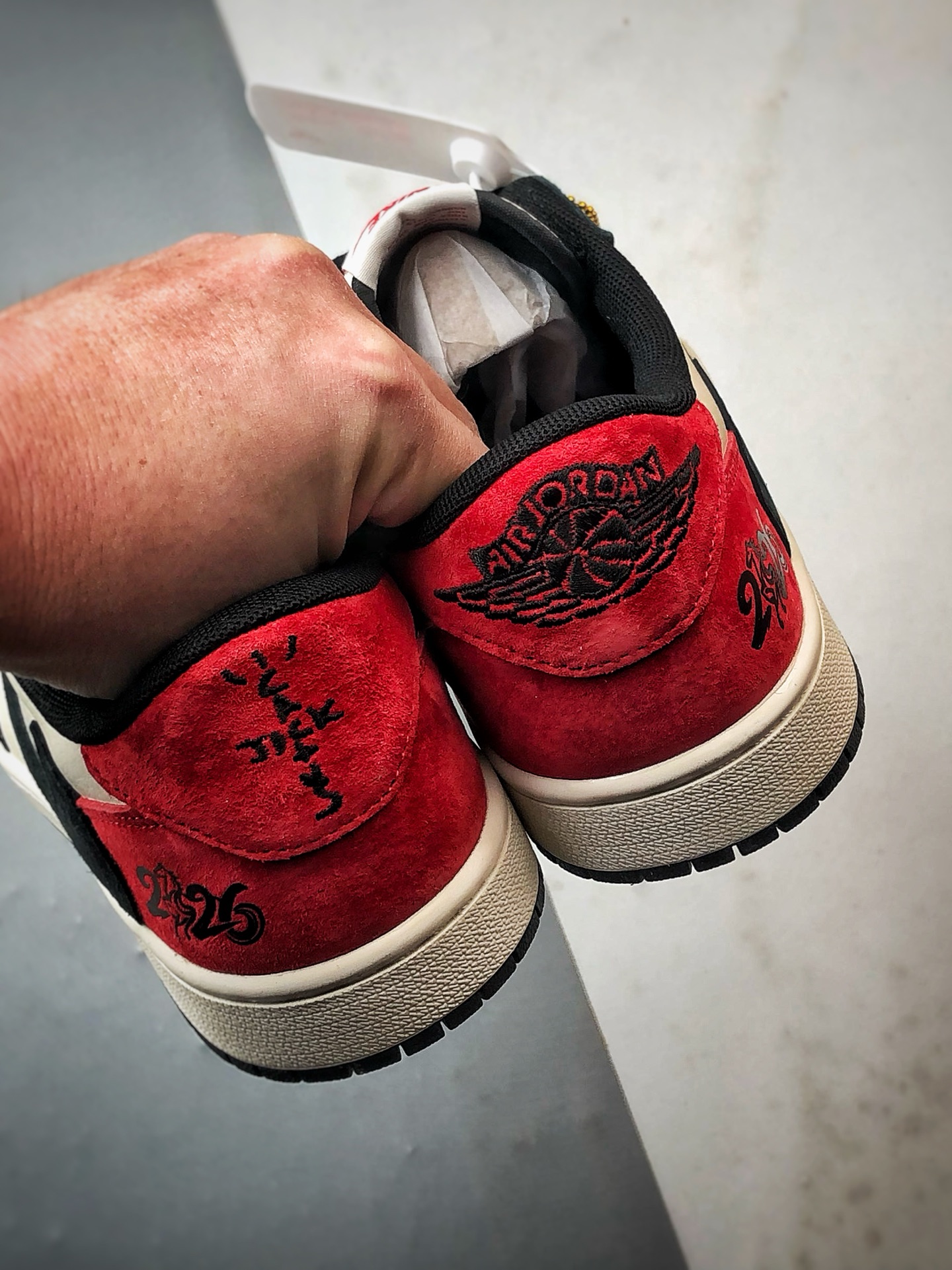 Air Jordan 1 Low ”高端定制” 马年限定白黑红倒钩 MZ9588-826-Top High Quatity Cheap Sneakers Fashion Clothing Clothes Bags handbags Shoes of all Brand wholesale With The best Quality And Beautiful Price from China Factory Chinese suppliers wholesaler seller Air Jordan 1 Low ”高端定制” 马年限定白黑红倒钩 MZ9588-826