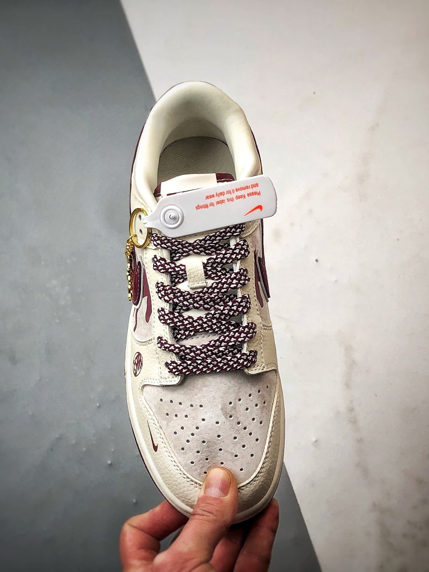 NK Dunk Low Retro ”DIY高端定制” Sup马年米灰酒红 低帮休闲运动板鞋 DN3168-011-Top High Quatity Cheap Sneakers Fashion Clothing Clothes Bags handbags Shoes of all Brand wholesale With The best Quality And Beautiful Price from China Factory Chinese suppliers wholesaler seller NK Dunk Low Retro ”DIY高端定制” Sup马年米灰酒红 低帮休闲运动板鞋 DN3168-011