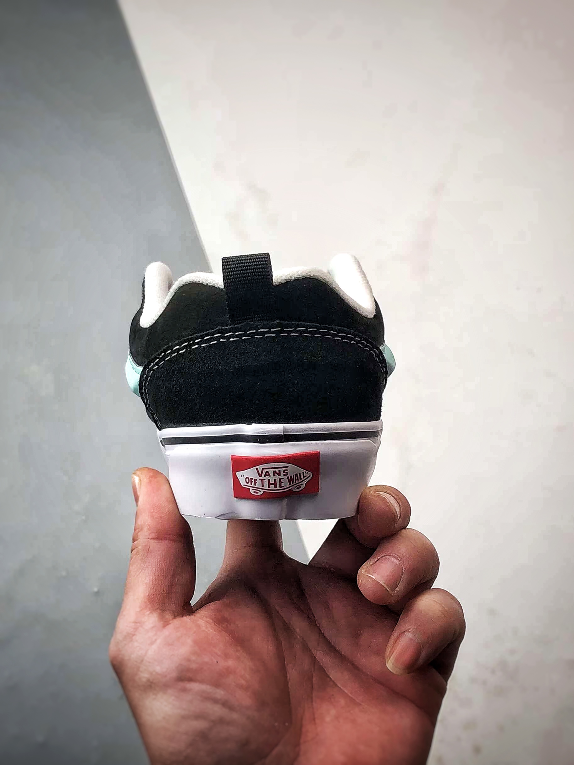 Vans Knu Skool 黑薄荷绿 新款 复古休闲胖胖面包鞋 肥胖版大LOGO原版全皮猪八面料 VN0009QC6BT1-Top High Quatity Cheap Sneakers Fashion Clothing Clothes Bags handbags Shoes of all Brand wholesale With The best Quality And Beautiful Price from China Factory Chinese suppliers wholesaler seller Vans Knu Skool 黑薄荷绿 新款 复古休闲胖胖面包鞋 肥胖版大LOGO原版全皮猪八面料 VN0009QC6BT1