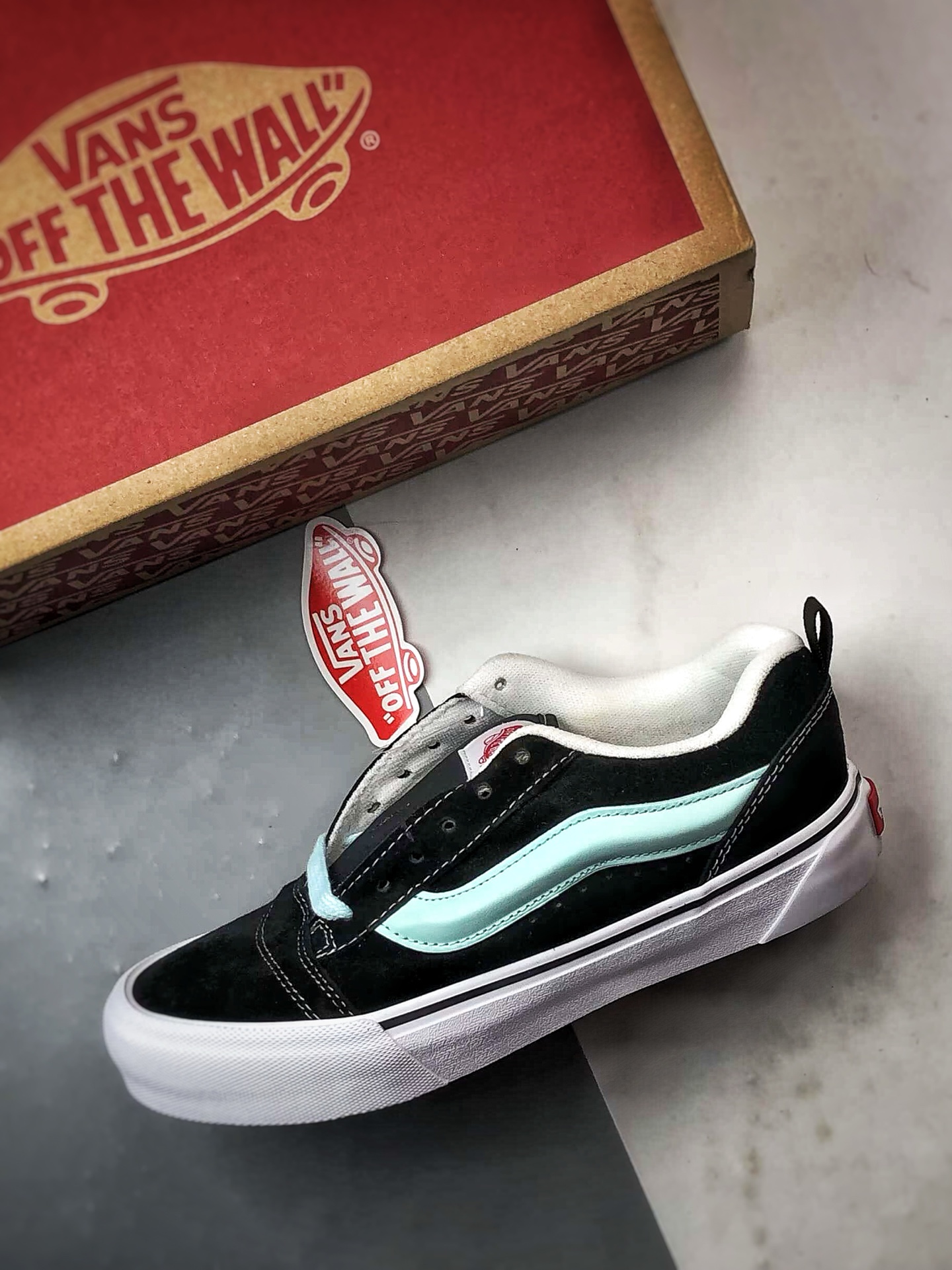 Vans Knu Skool 黑薄荷绿 新款 复古休闲胖胖面包鞋 肥胖版大LOGO原版全皮猪八面料 VN0009QC6BT1-Top High Quatity Cheap Sneakers Fashion Clothing Clothes Bags handbags Shoes of all Brand wholesale With The best Quality And Beautiful Price from China Factory Chinese suppliers wholesaler seller Vans Knu Skool 黑薄荷绿 新款 复古休闲胖胖面包鞋 肥胖版大LOGO原版全皮猪八面料 VN0009QC6BT1