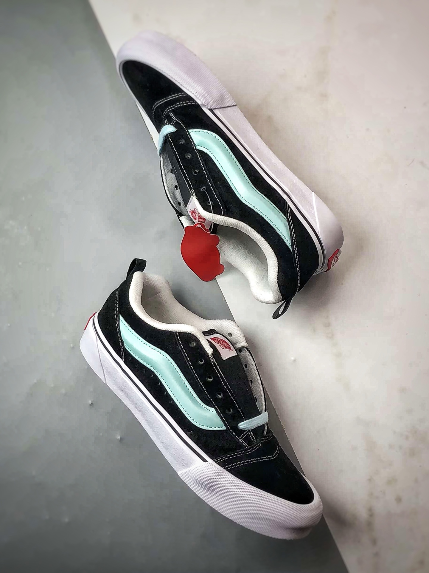 Vans Knu Skool 黑薄荷绿 新款 复古休闲胖胖面包鞋 肥胖版大LOGO原版全皮猪八面料 VN0009QC6BT1-Top High Quatity Cheap Sneakers Fashion Clothing Clothes Bags handbags Shoes of all Brand wholesale With The best Quality And Beautiful Price from China Factory Chinese suppliers wholesaler seller Vans Knu Skool 黑薄荷绿 新款 复古休闲胖胖面包鞋 肥胖版大LOGO原版全皮猪八面料 VN0009QC6BT1