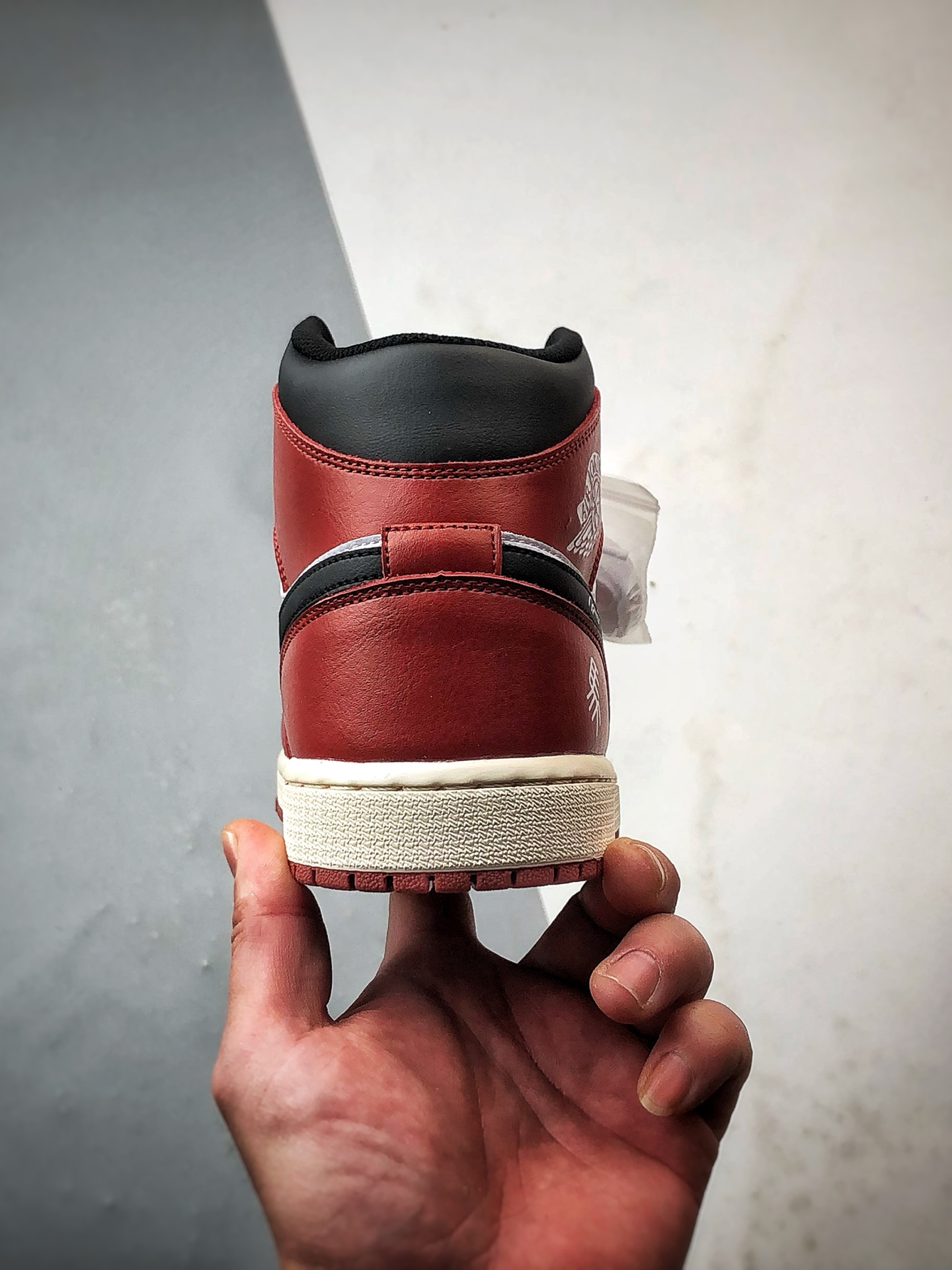 210 定制球鞋 Air Jordan 1 Mid 策马青云 马年黑白红 DQ8426-105-Chinese UA Cheap High Quatity Brand Clothes Bags handbags Sneakers wholesale wholesaler seller from China Factory suppliers Fashion Clothing Shoes best Quality Beautiful Price 210 定制球鞋 Air Jordan 1 Mid 策马青云 马年黑白红 DQ8426-105