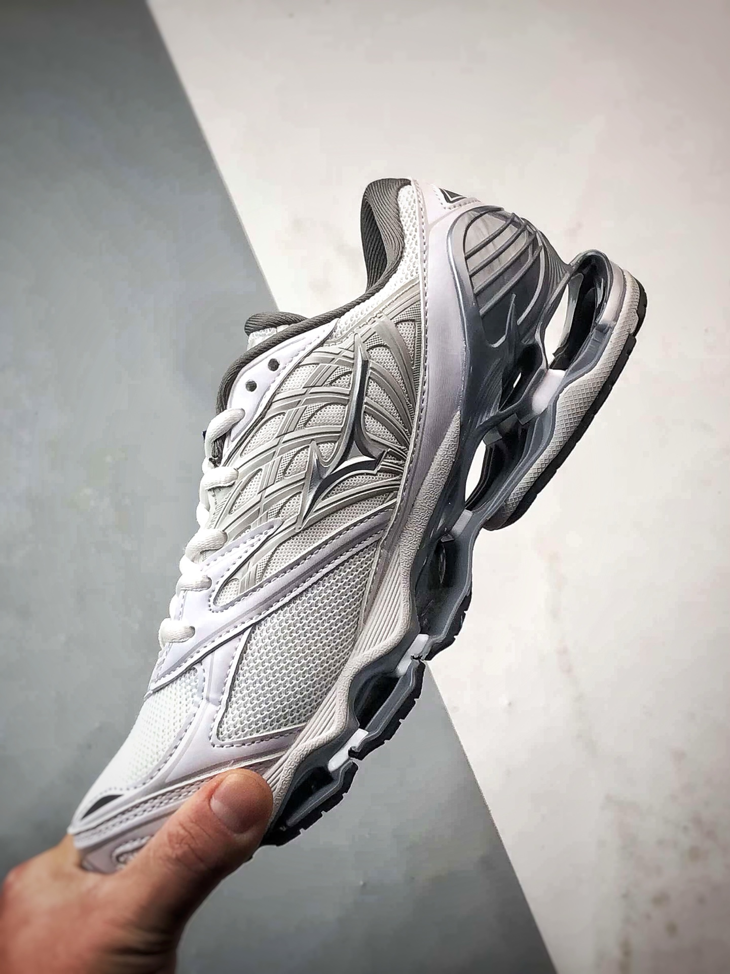 Mizuno Wave Prophecy Ls 白色 镂空潮流科技缓震网面休闲跑步鞋