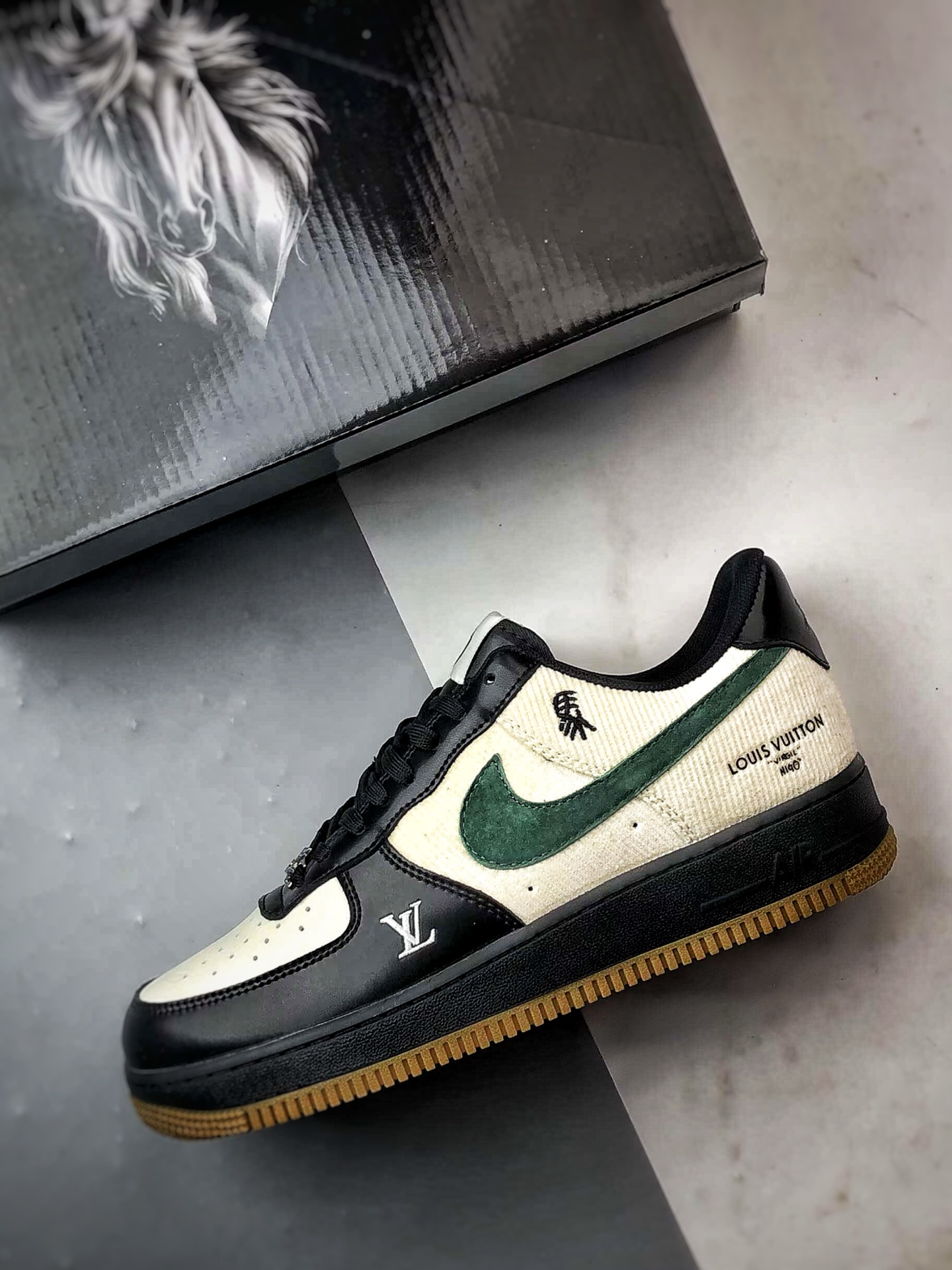LV x Air Force 1 Low 马年米黑绿 XY9025-005