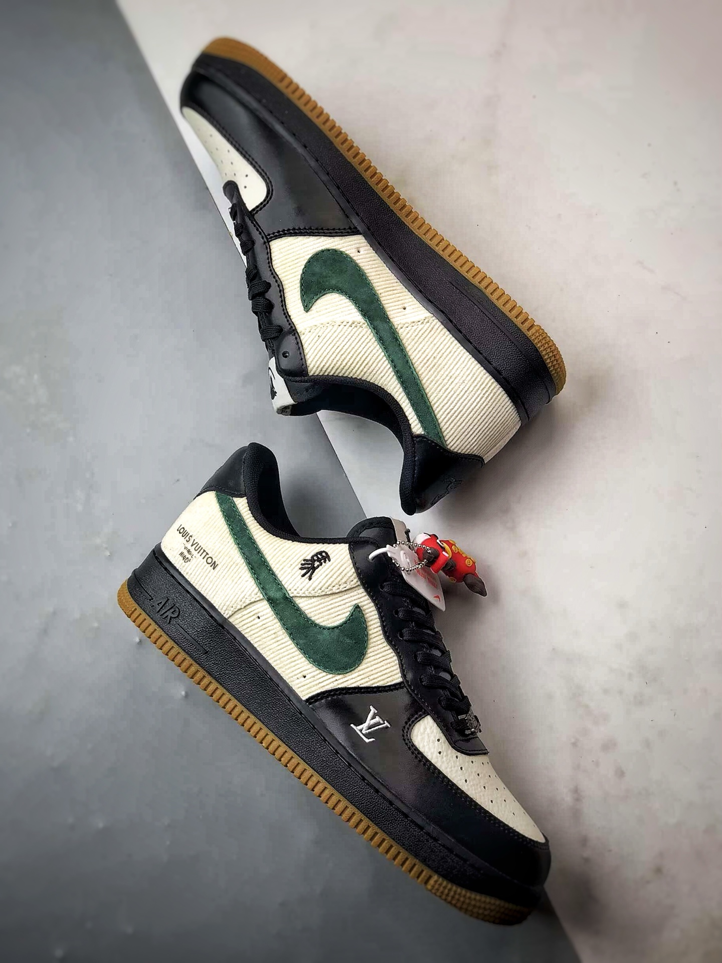LV x Air Force 1 Low 马年米黑绿 XY9025-005