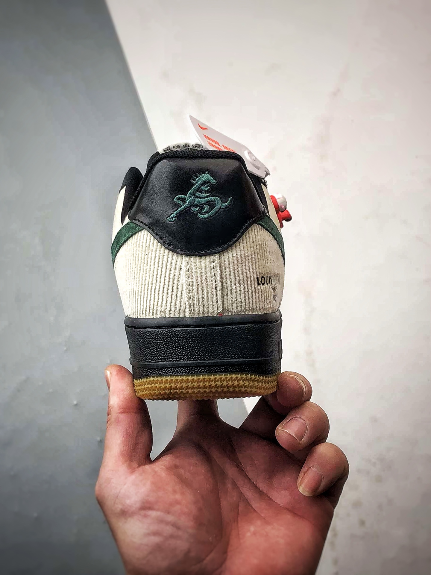 LV x Air Force 1 Low 马年米黑绿 XY9025-005