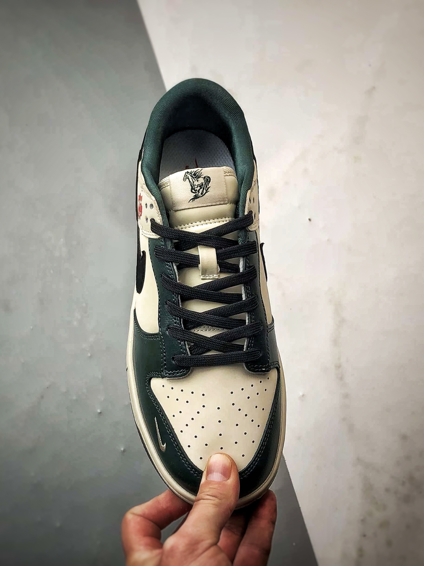 NK Dunk Low Retro ”DIY高端定制” Sup马年卡其灰绿 低帮休闲运动板鞋 NH0601-483-Top High Quatity Cheap Sneakers Fashion Clothing Clothes Bags handbags Shoes of all Brand wholesale With The best Quality And Beautiful Price from China Factory Chinese suppliers wholesaler seller NK Dunk Low Retro ”DIY高端定制” Sup马年卡其灰绿 低帮休闲运动板鞋 NH0601-483