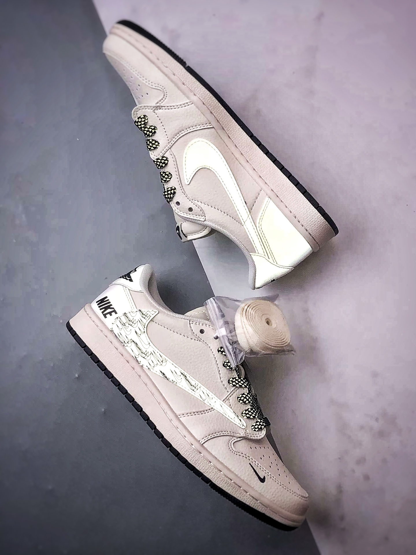 290 Air Jordan 1 Low ”高端定制” 米白黑涂鸦反光倒钩 HH7518-091-Chinese UA Cheap High Quatity Brand Clothes Bags handbags Sneakers wholesale wholesaler seller from China Factory suppliers Fashion Clothing Shoes best Quality Beautiful Price 290 Air Jordan 1 Low ”高端定制” 米白黑涂鸦反光倒钩 HH7518-091