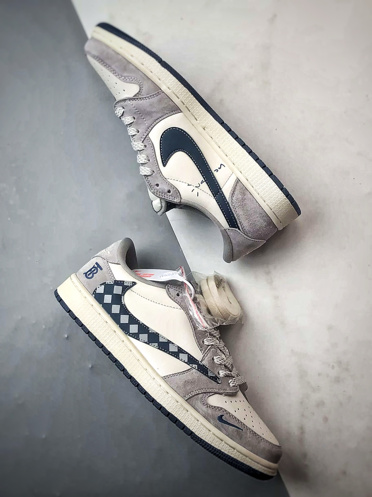 290 Air Jordan 1 Low ”高端定制” 巴宝莉灰白蓝格子倒钩 LD2028-076-Chinese UA Cheap High Quatity Brand Clothes Bags handbags Sneakers wholesale wholesaler seller from China Factory suppliers Fashion Clothing Shoes best Quality Beautiful Price 290 Air Jordan 1 Low ”高端定制” 巴宝莉灰白蓝格子倒钩 LD2028-076