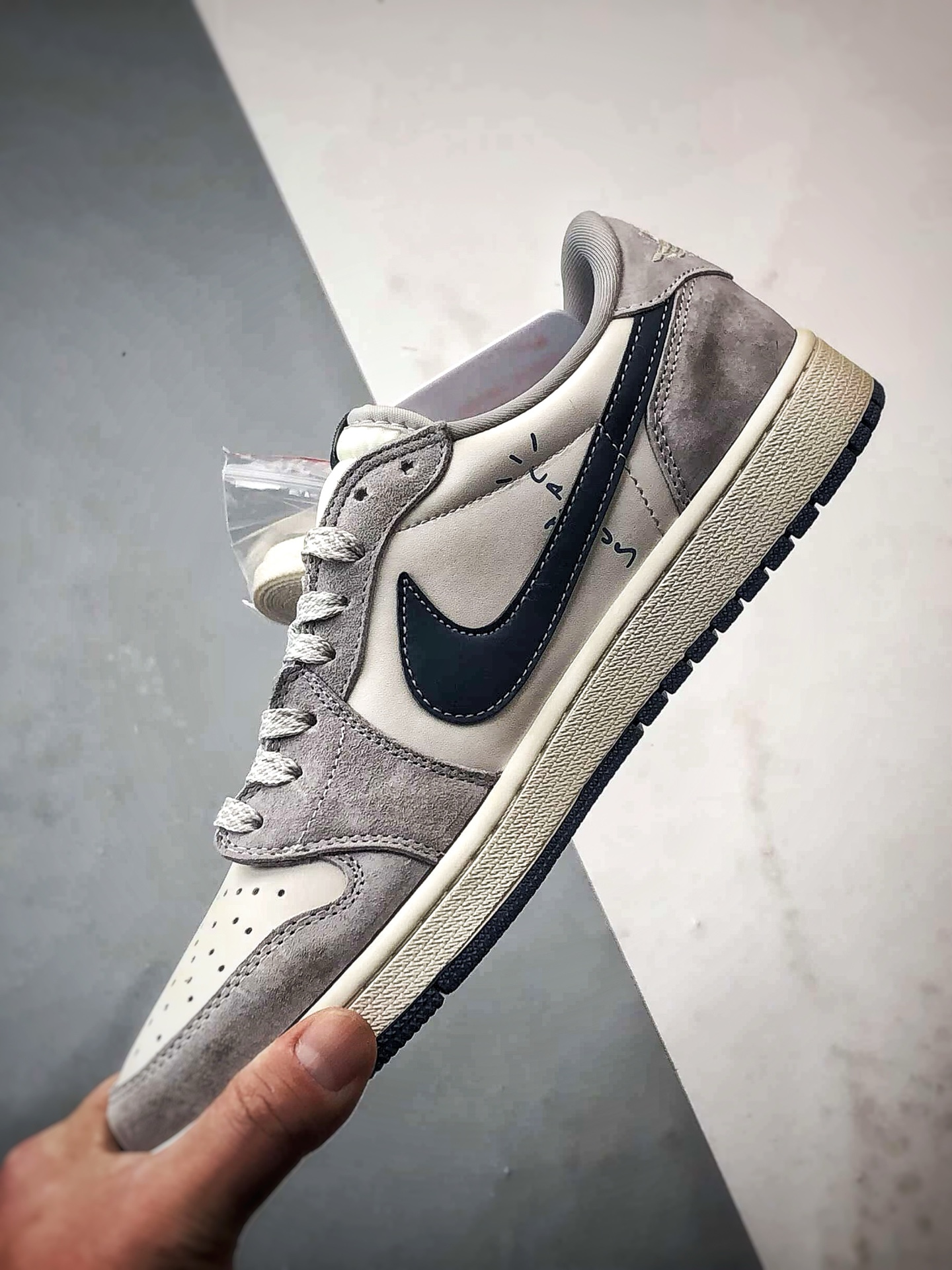 290 Air Jordan 1 Low ”高端定制” 巴宝莉灰白蓝格子倒钩 LD2028-076-Chinese UA Cheap High Quatity Brand Clothes Bags handbags Sneakers wholesale wholesaler seller from China Factory suppliers Fashion Clothing Shoes best Quality Beautiful Price 290 Air Jordan 1 Low ”高端定制” 巴宝莉灰白蓝格子倒钩 LD2028-076