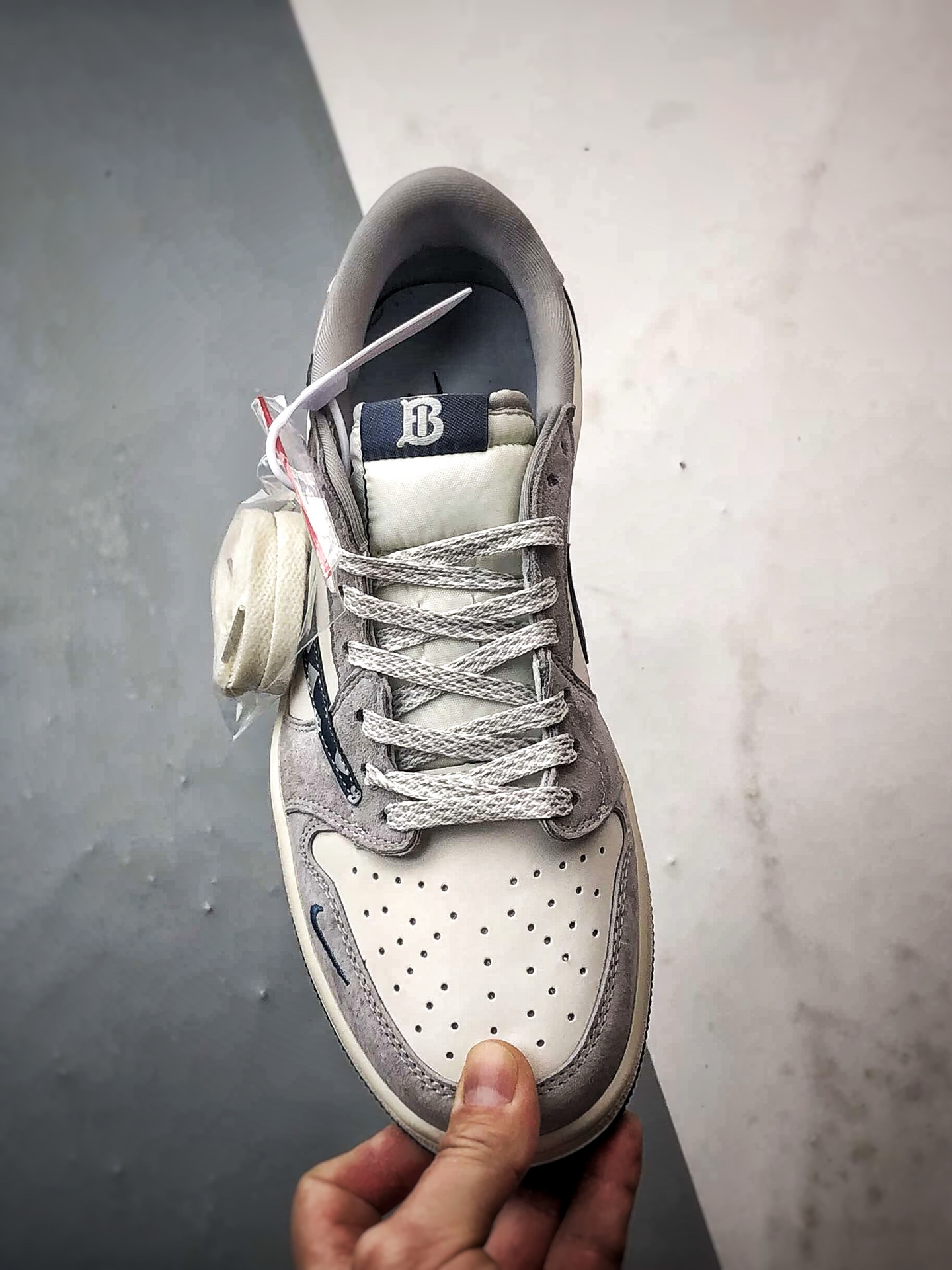 290 Air Jordan 1 Low ”高端定制” 巴宝莉灰白蓝格子倒钩 LD2028-076-Chinese UA Cheap High Quatity Brand Clothes Bags handbags Sneakers wholesale wholesaler seller from China Factory suppliers Fashion Clothing Shoes best Quality Beautiful Price 290 Air Jordan 1 Low ”高端定制” 巴宝莉灰白蓝格子倒钩 LD2028-076