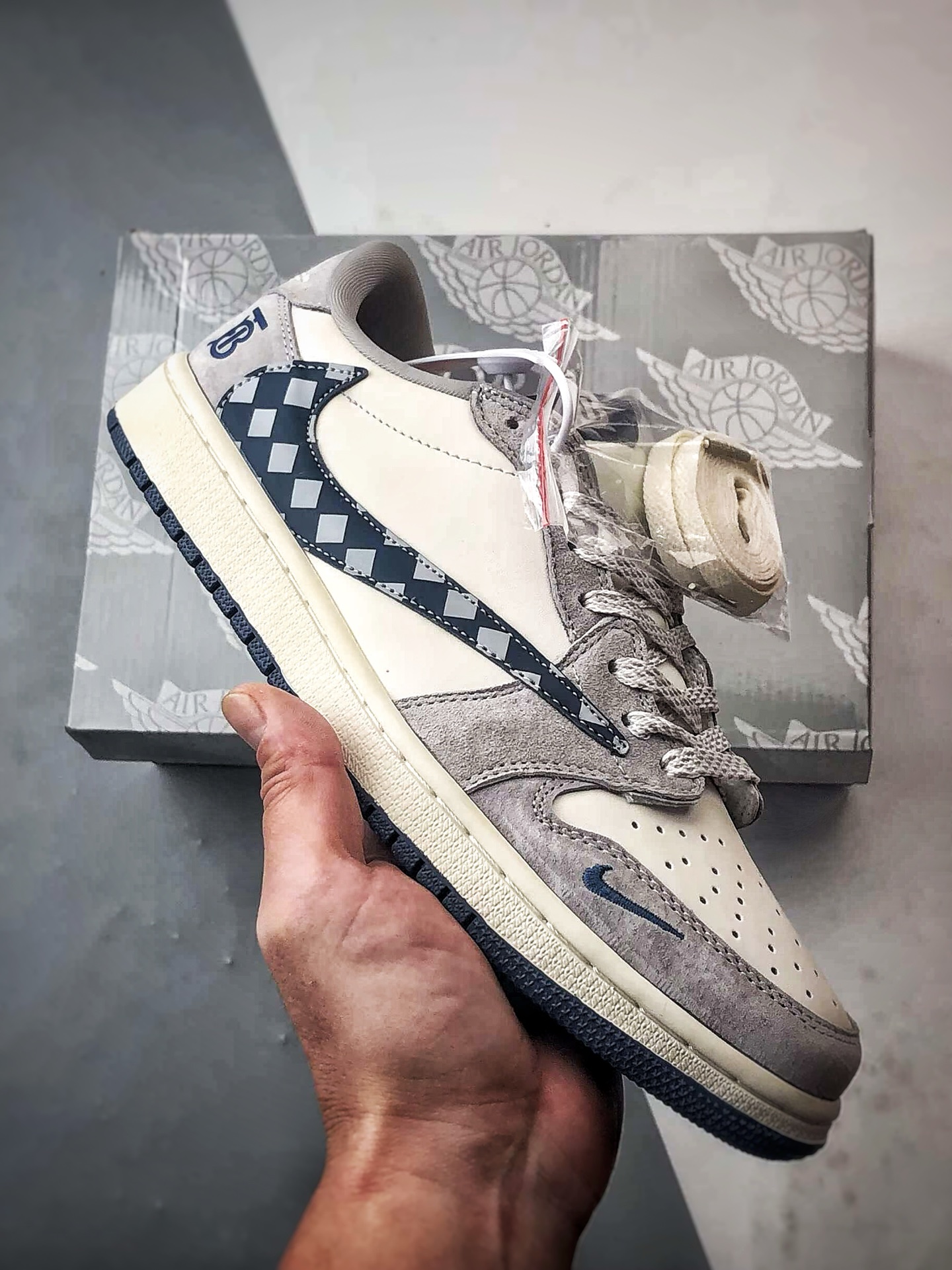 290 Air Jordan 1 Low ”高端定制” 巴宝莉灰白蓝格子倒钩 LD2028-076-Chinese UA Cheap High Quatity Brand Clothes Bags handbags Sneakers wholesale wholesaler seller from China Factory suppliers Fashion Clothing Shoes best Quality Beautiful Price 290 Air Jordan 1 Low ”高端定制” 巴宝莉灰白蓝格子倒钩 LD2028-076