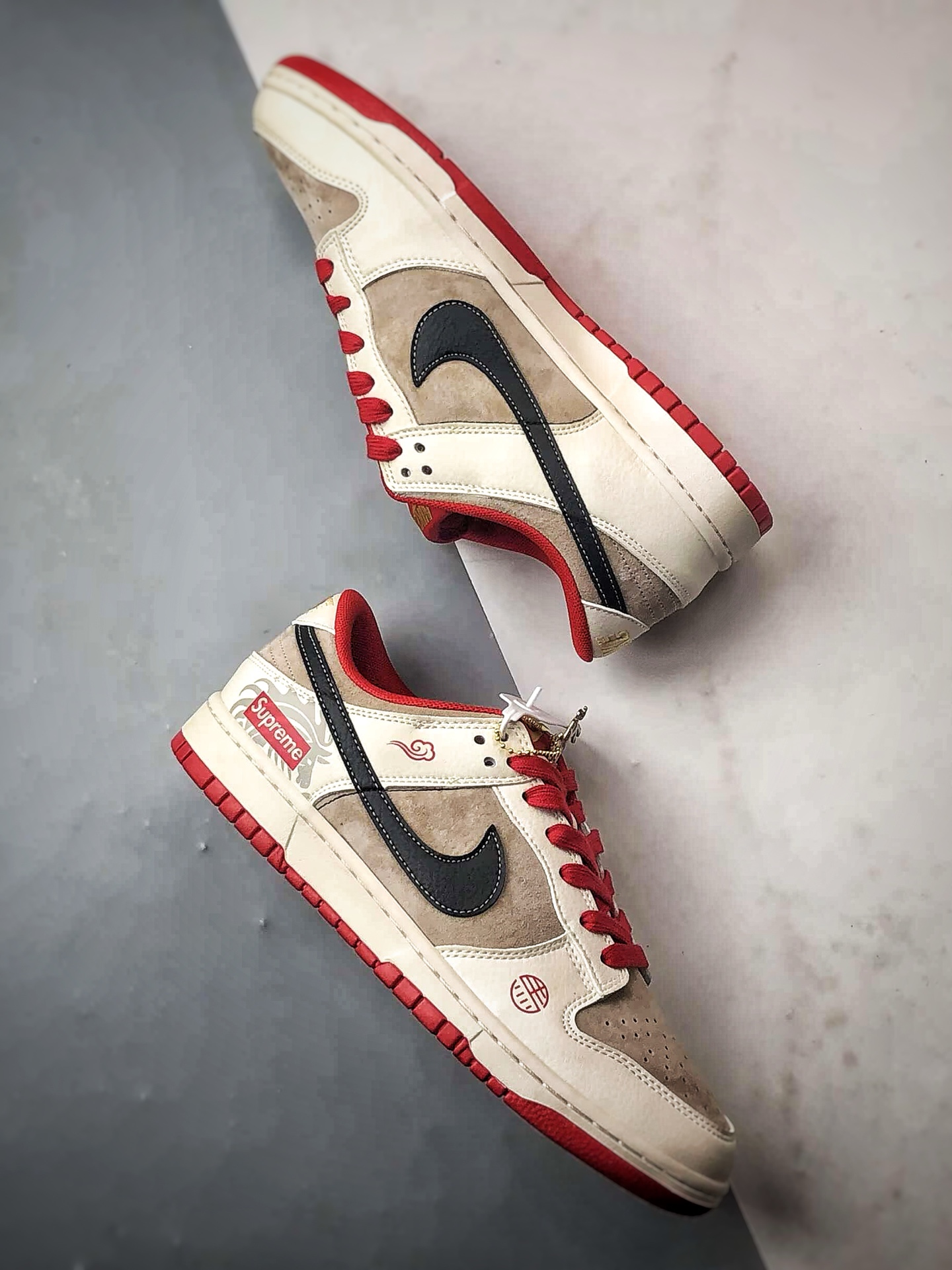 290 NK Dunk Low Retro ”DIY高端定制” Sup马年米棕红黑 低帮休闲运动板鞋 HG0026-006-Chinese UA Cheap High Quatity Brand Clothes Bags handbags Sneakers wholesale wholesaler seller from China Factory suppliers Fashion Clothing Shoes best Quality Beautiful Price 290 NK Dunk Low Retro ”DIY高端定制” Sup马年米棕红黑 低帮休闲运动板鞋 HG0026-006